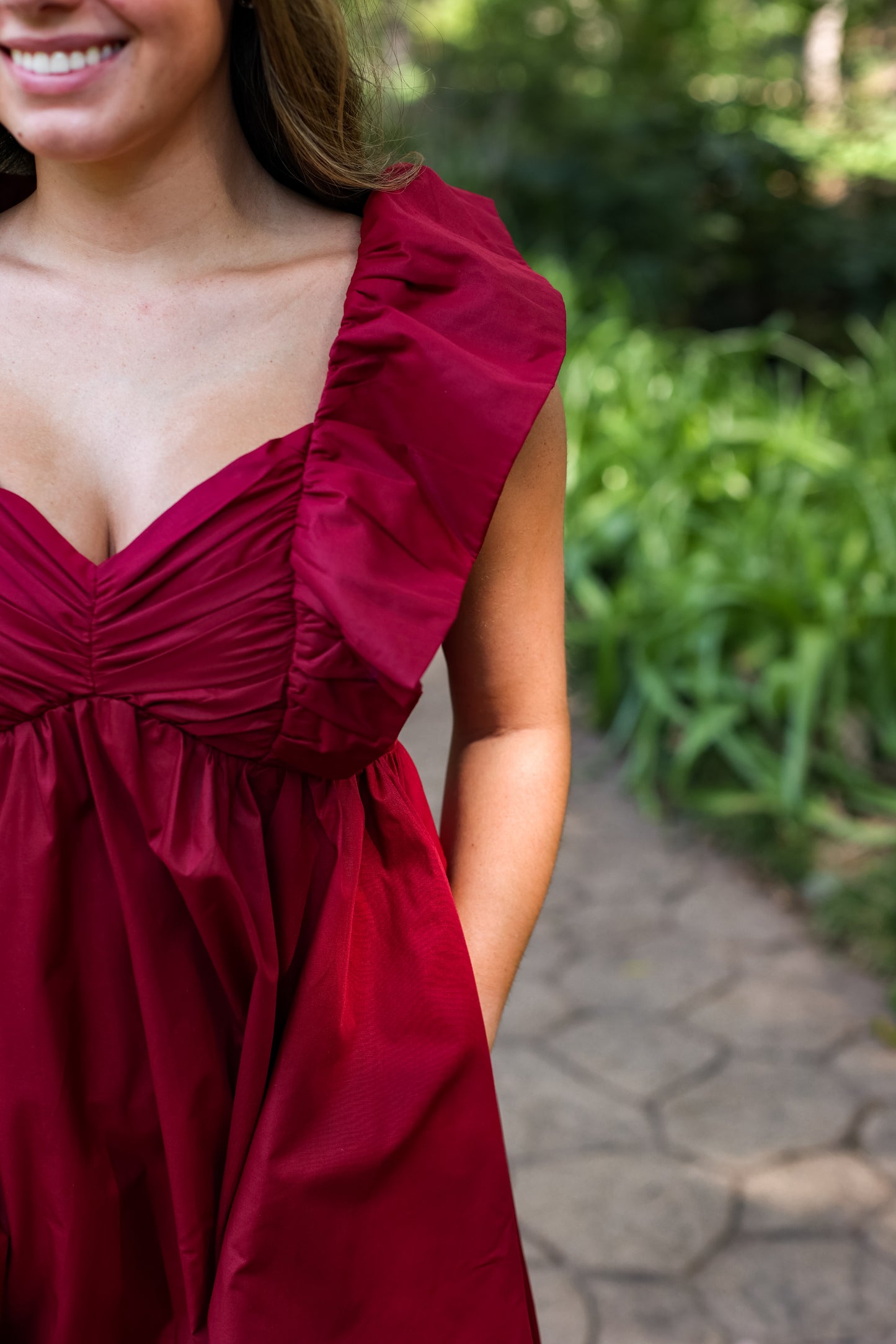 RUFFLE SLEEVE MINI DRESS: BURGUNDY