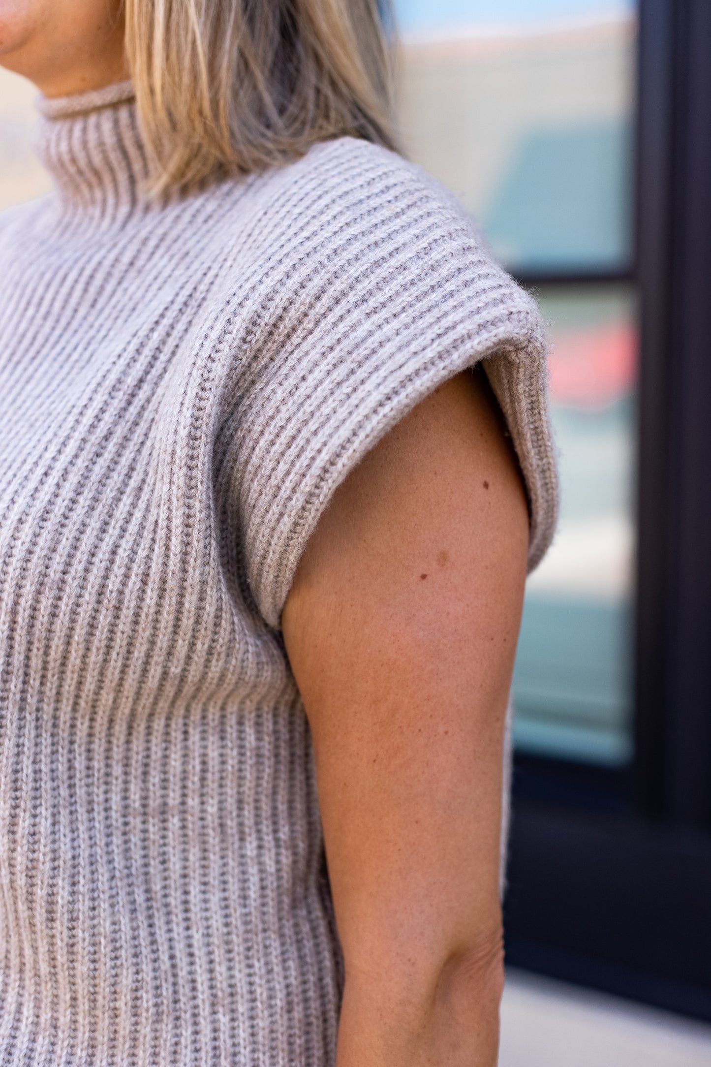 GIRL POWER SHOULDER TOP
