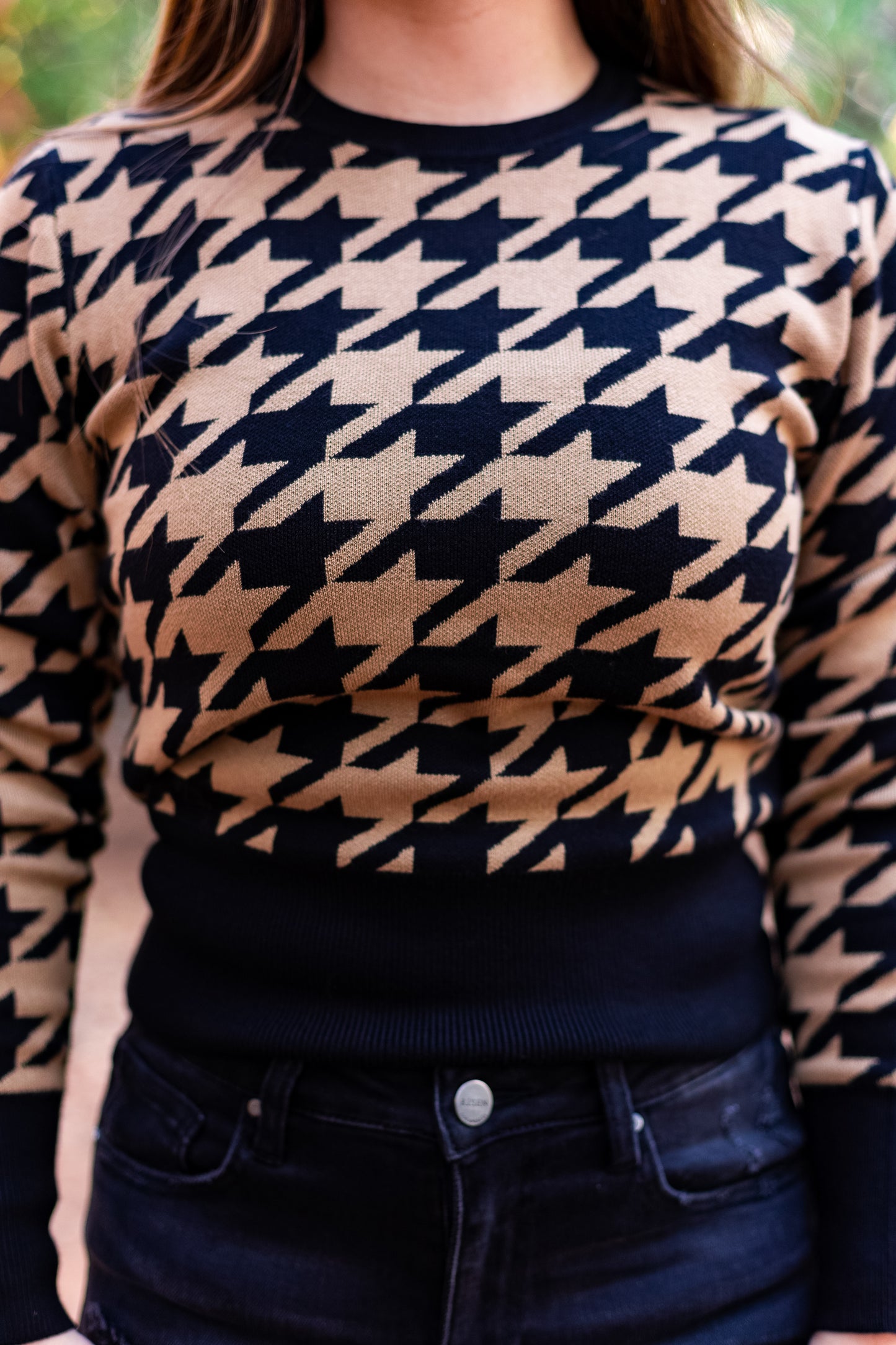 COME AND GET IT HOUNDSTOOTH SWEATER