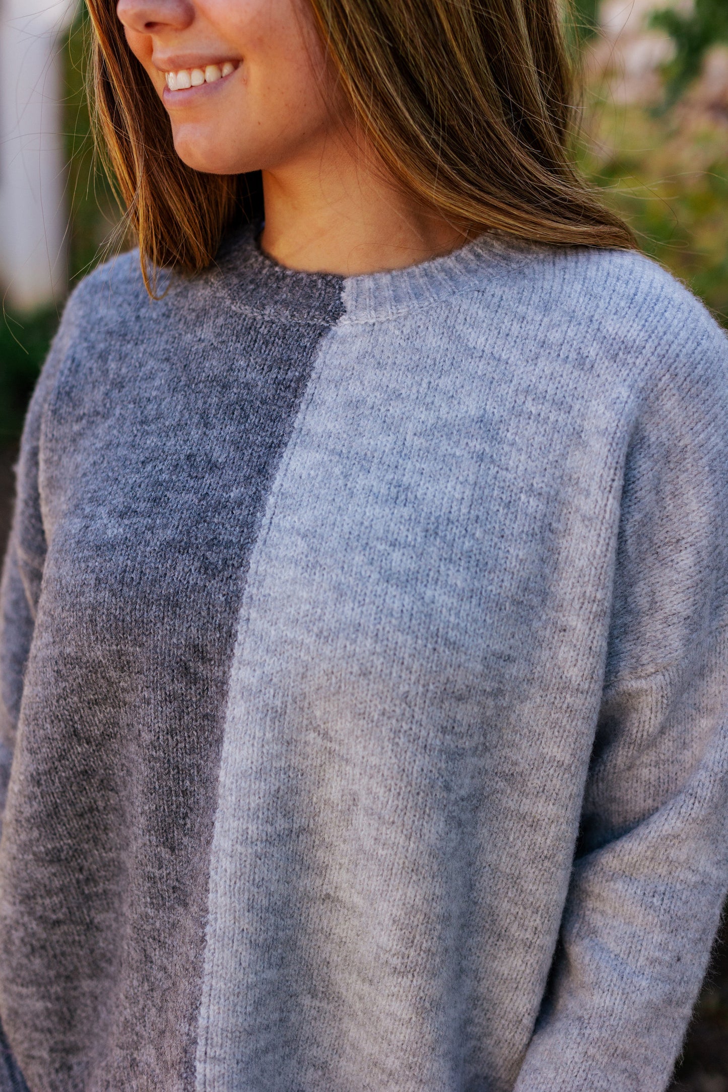 WARM DOWN COLOR BLOCK SWEATER GREY