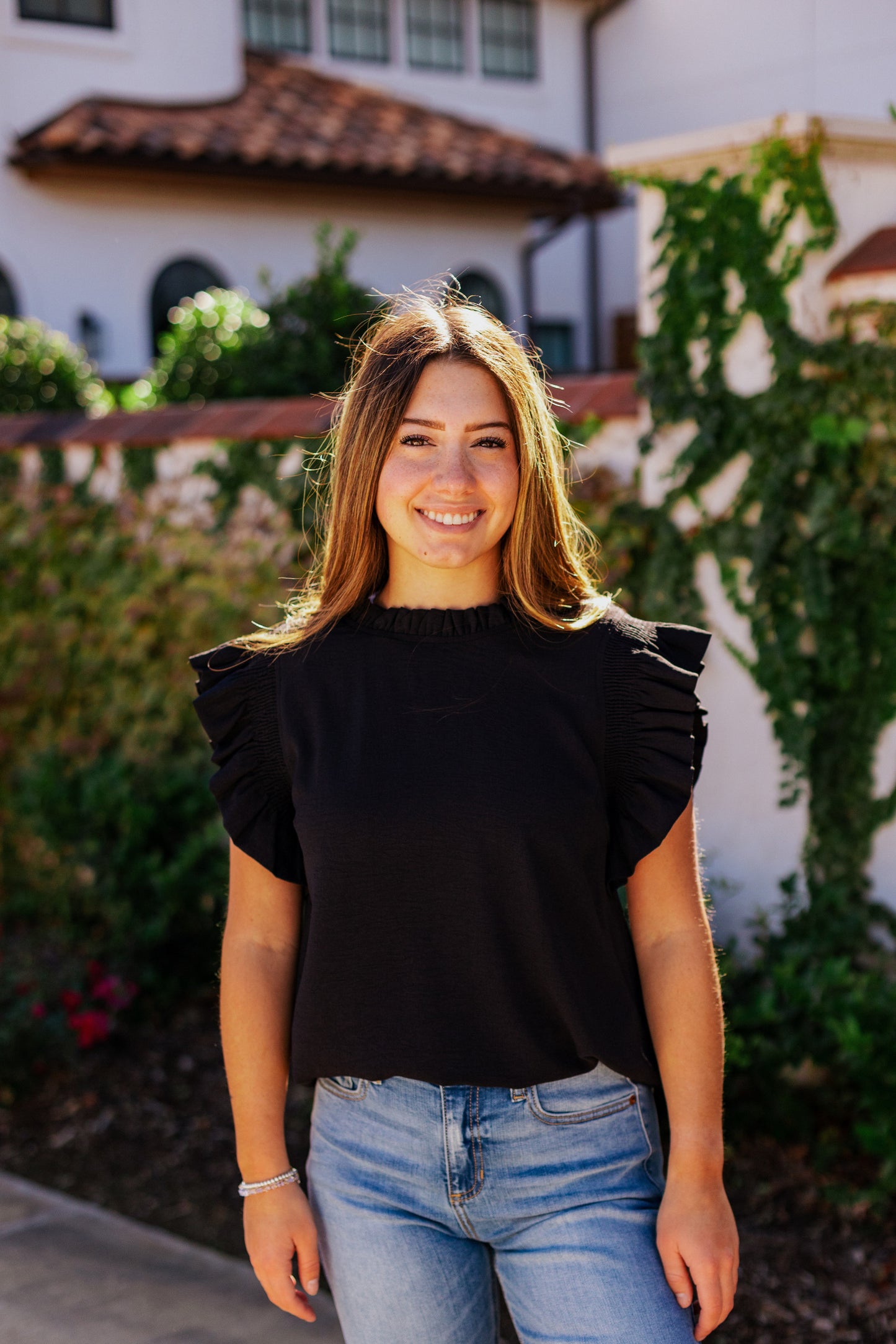 HEART ON YOUR RUFFLE SLEEVE TOP BLACK