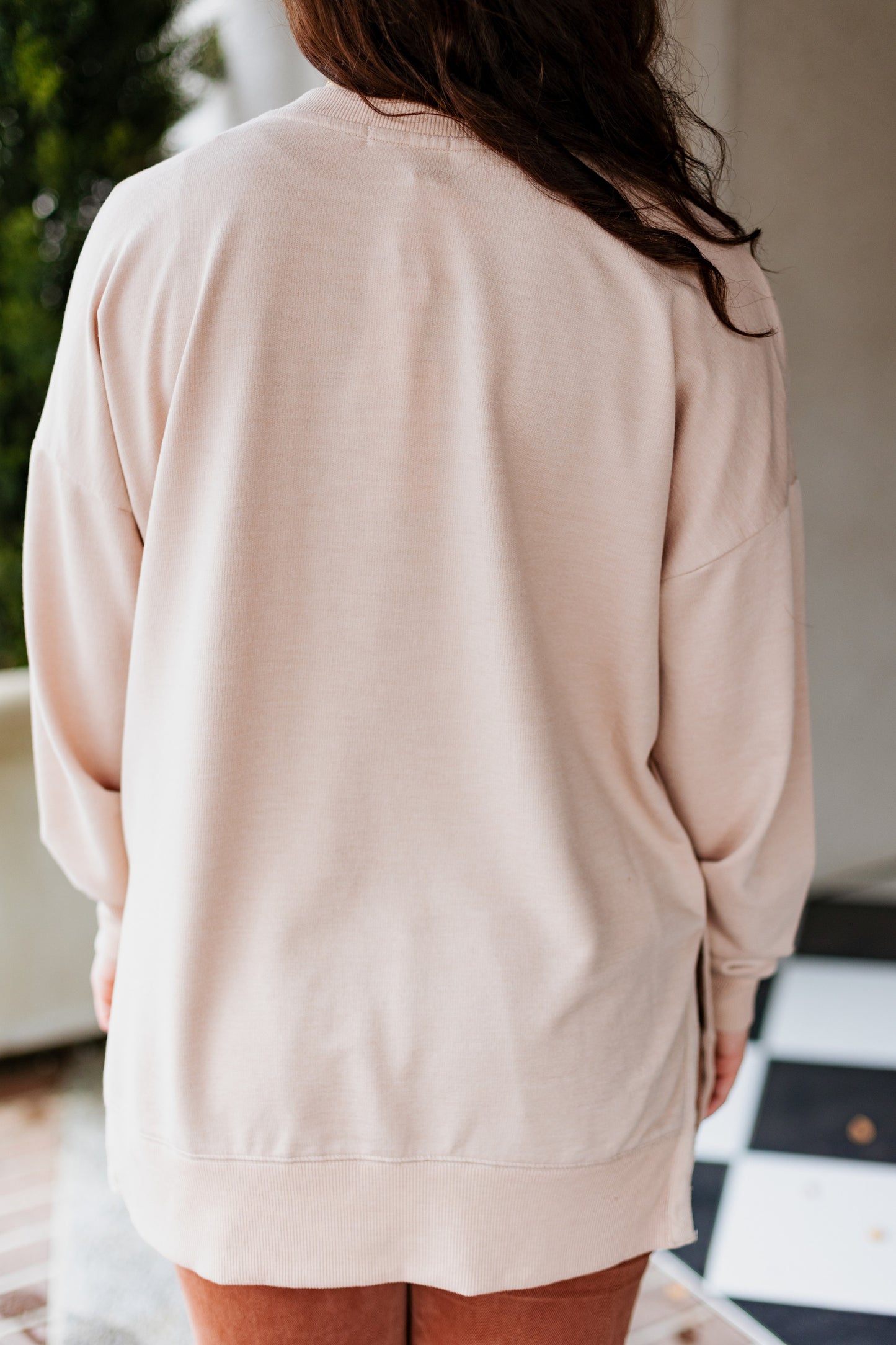 Z SUPPLY: MODERN V-NECK WEEKENDER BIRCH