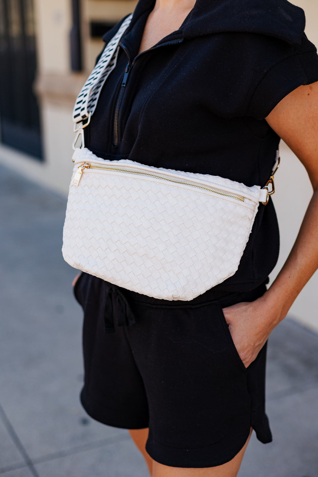 WOVEN BUM BAG / CREAM