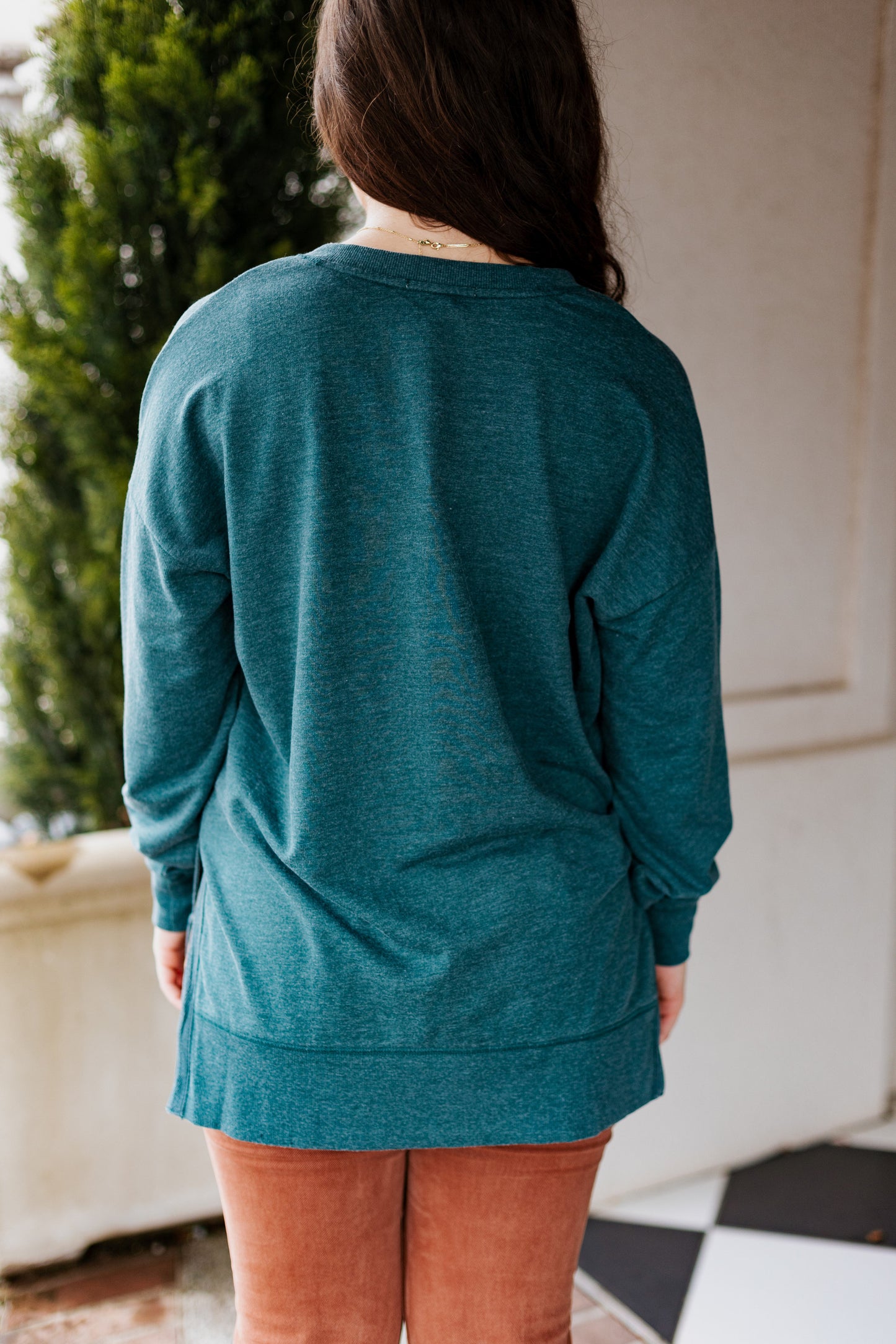 Z SUPPLY: MODERN V-NECK WEEKENDER ABYSS