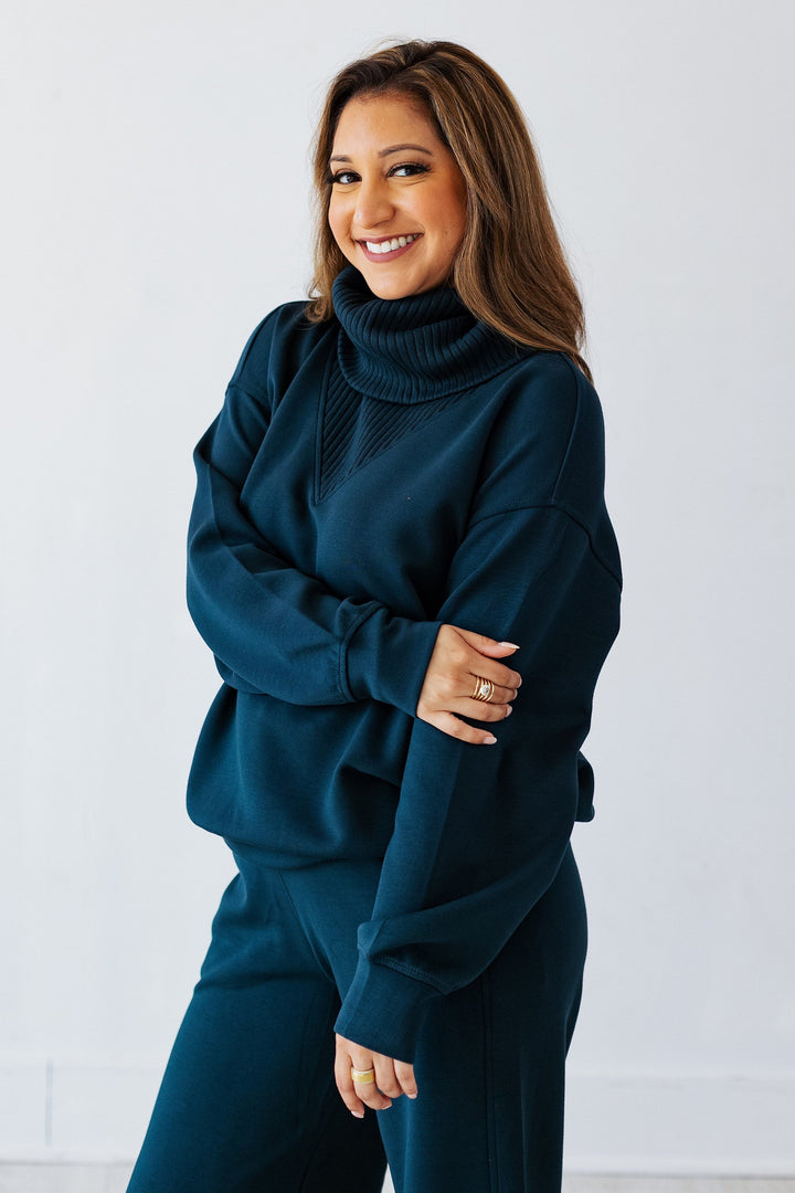 SCUBA LUXE TURTLENECK SWEATSHIRT- TEAL NAVY