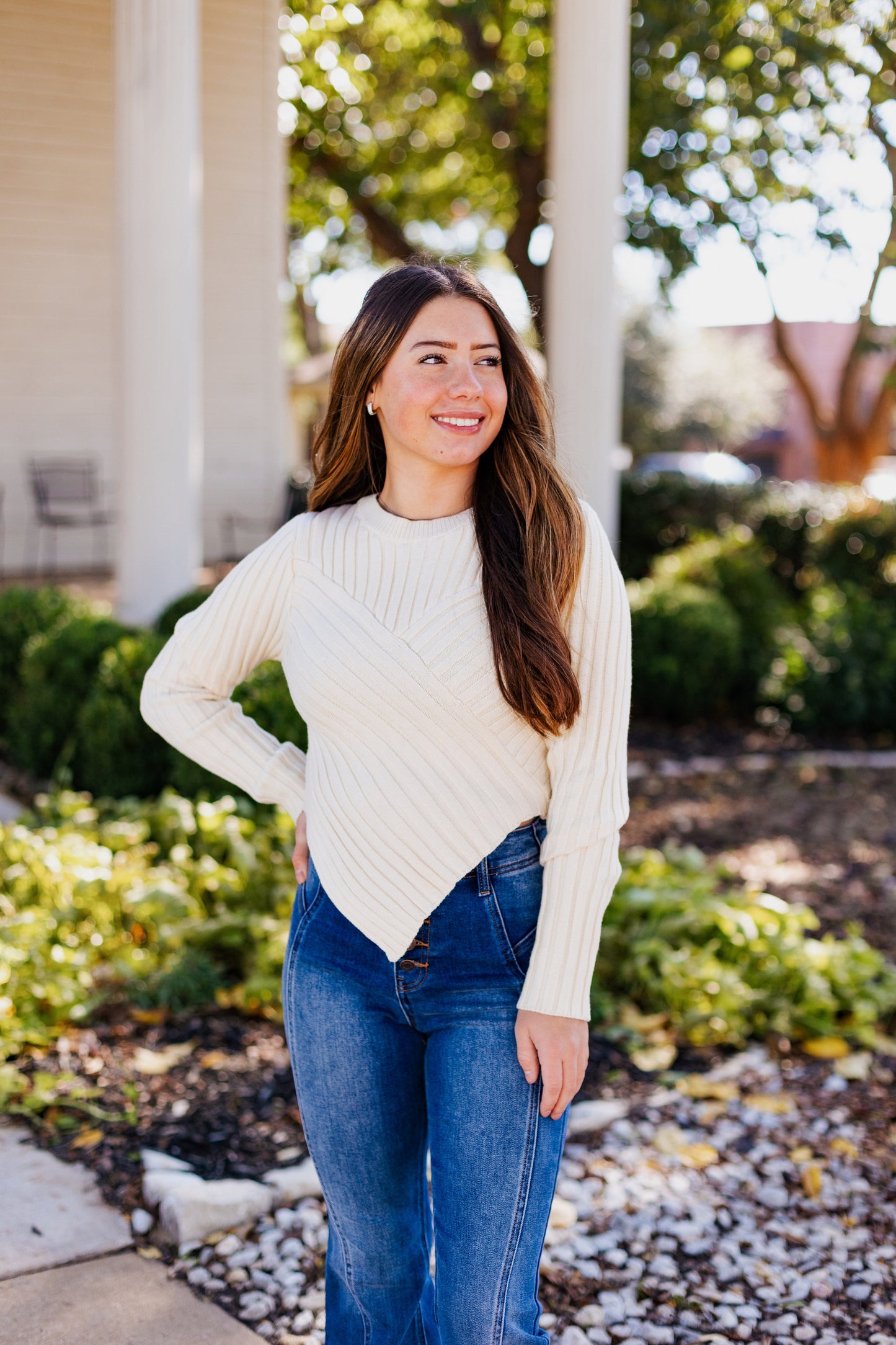 MAIN CHARACTER ASSYMETRICAL HEM SWEATER