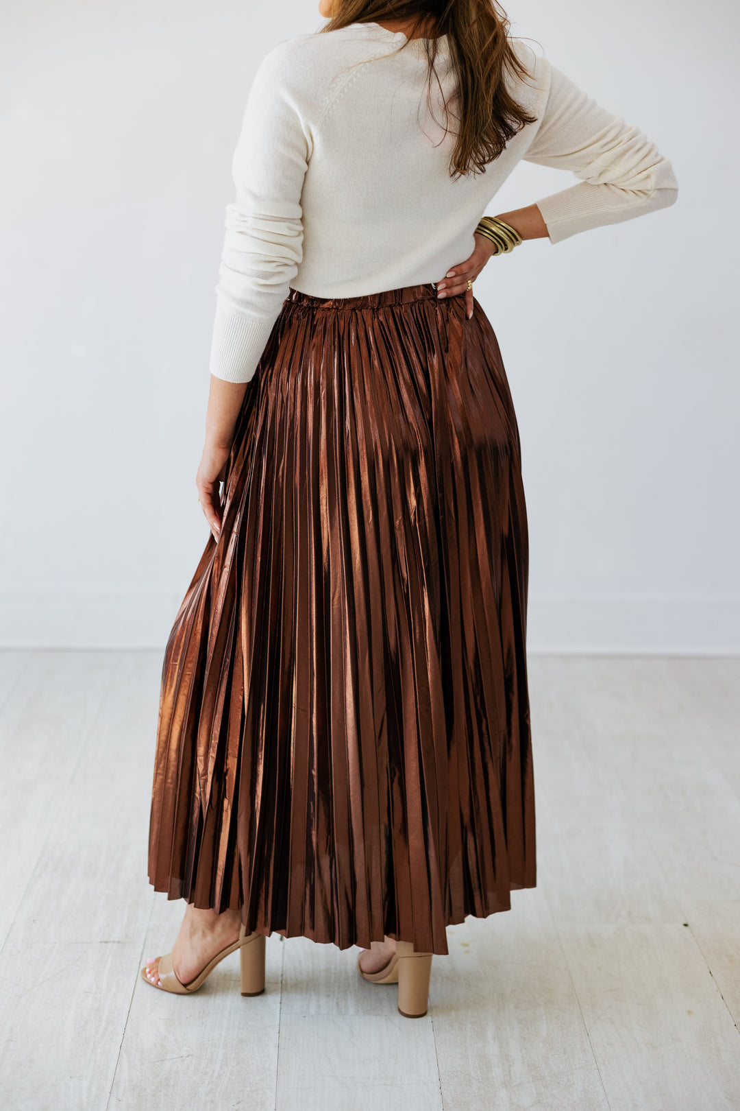 CHOCOLATE METALLIC PLEATED MIDI SKIRT