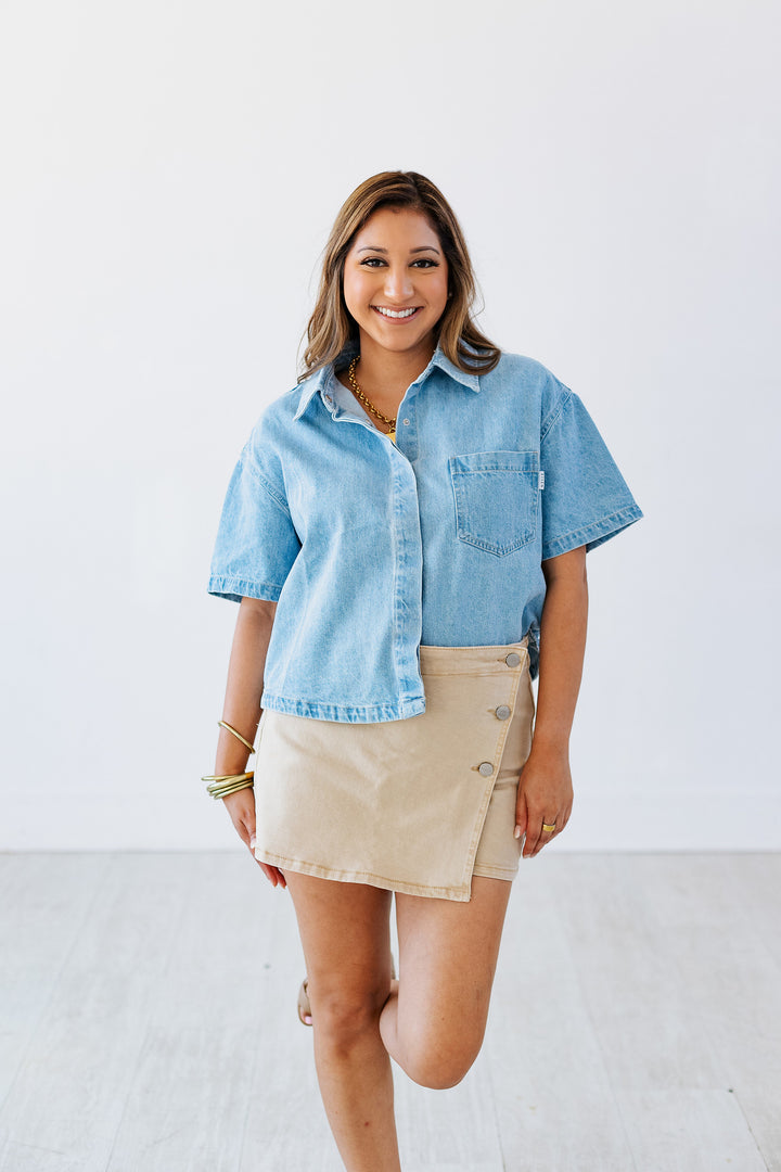 CROSSOVER DENIM SKORT- LATTE