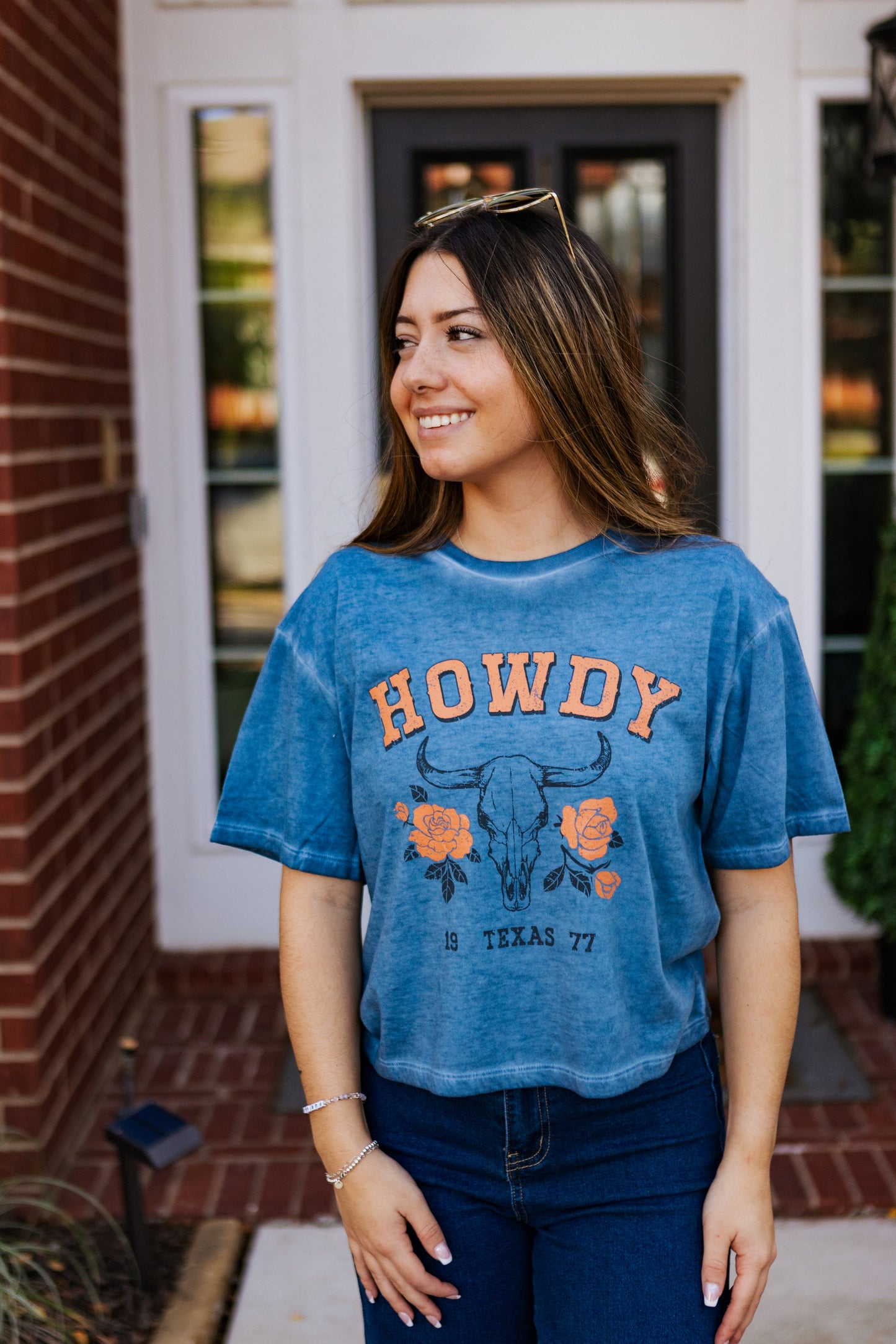 HOWDY TEXAS GRAPHIC TEE