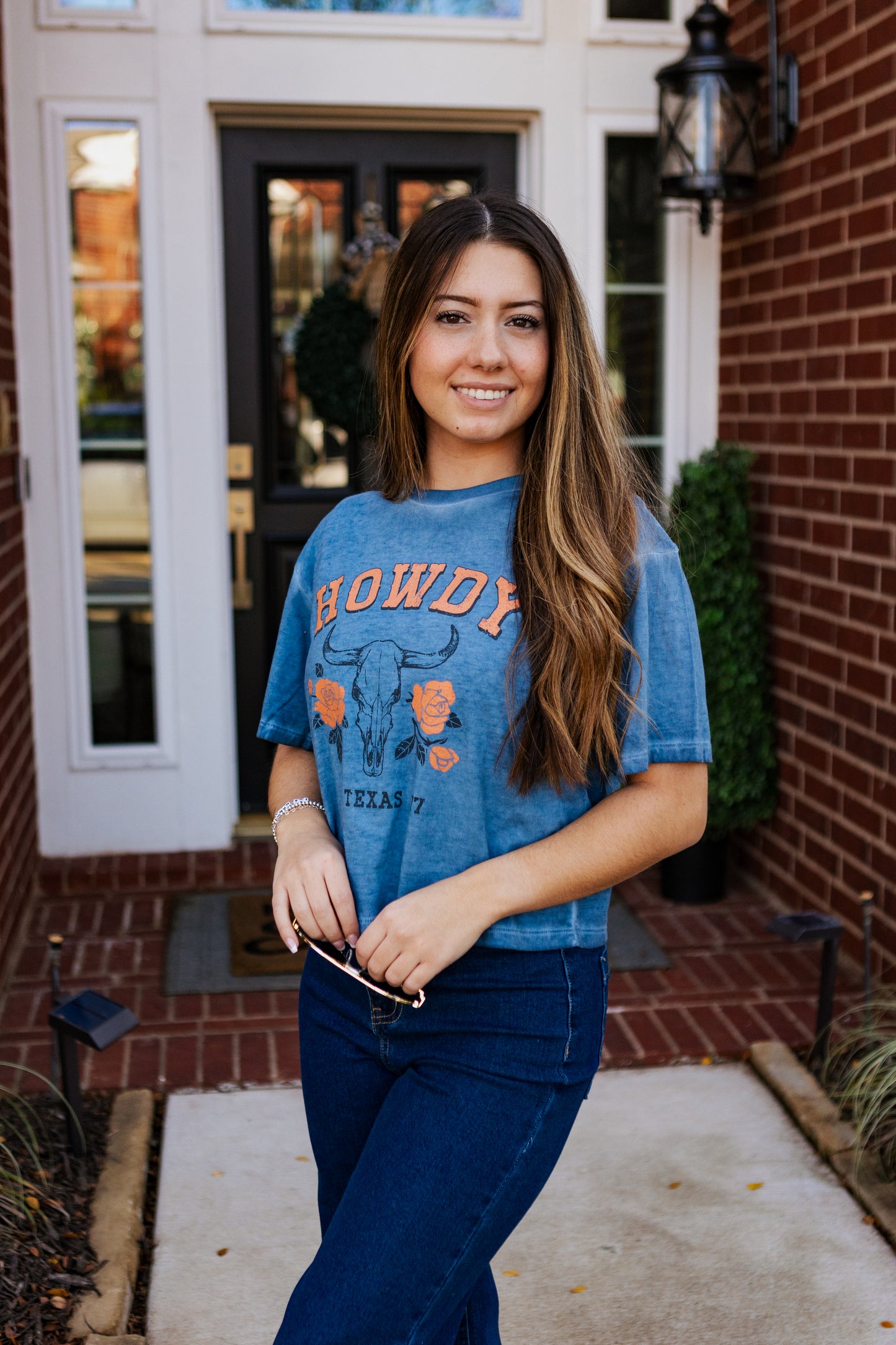 HOWDY TEXAS GRAPHIC TEE