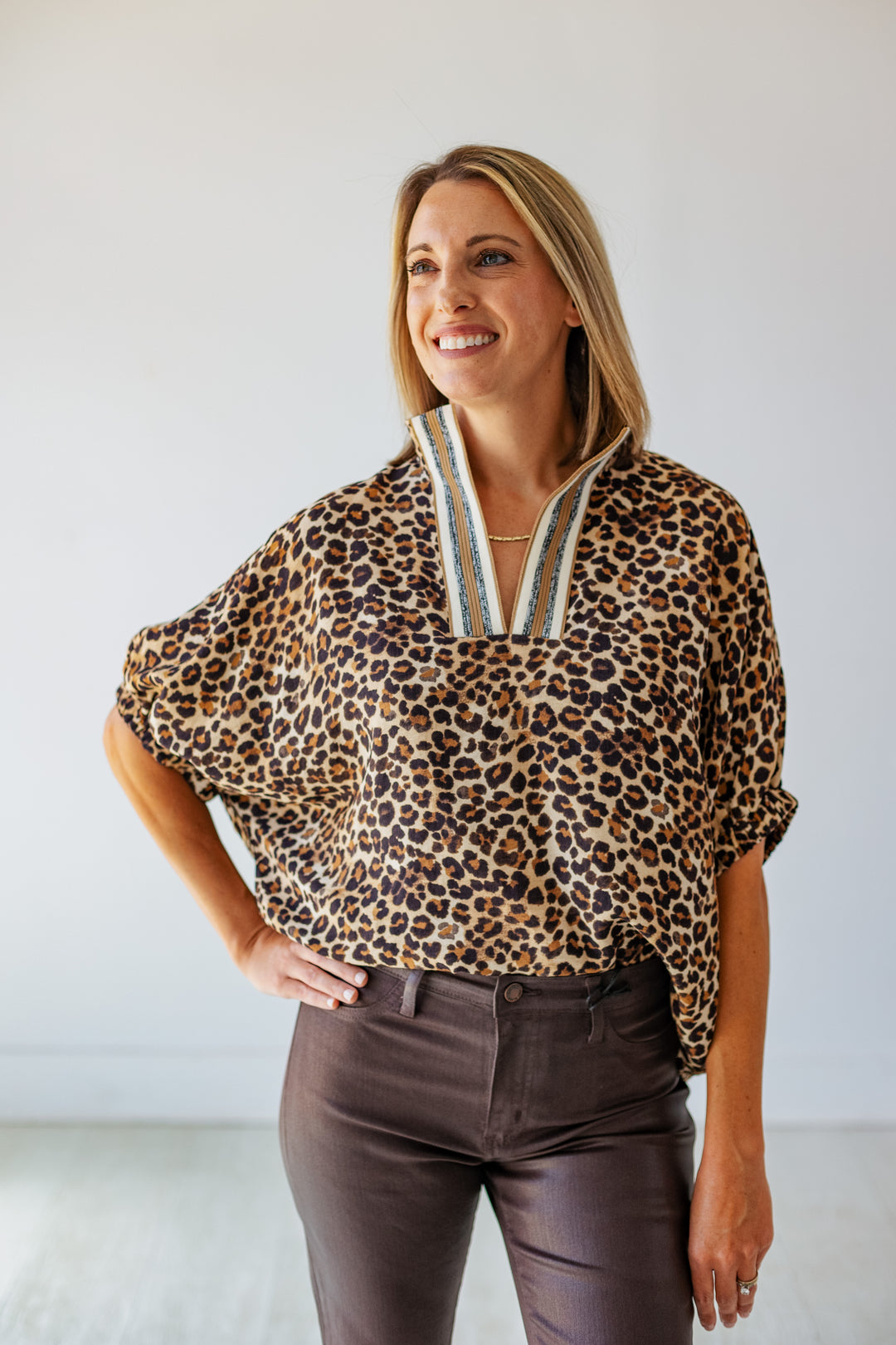 CAMEL LEOPARD HIGHNECK BLOUSE