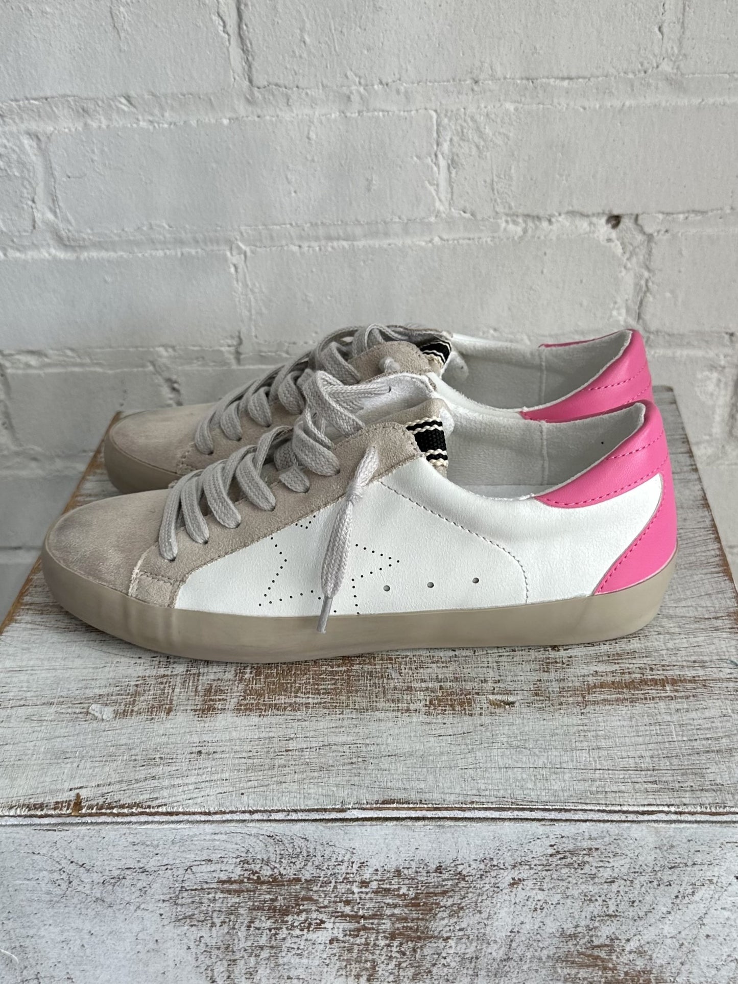 Mia Sneaker