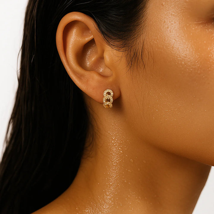 ELLIE VAIL: ANIKA CHAIN HUGGIE- GOLD