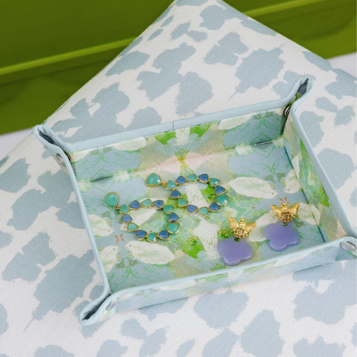 LAURA PARK: ELEPHANT FALLS SNAP TRAY