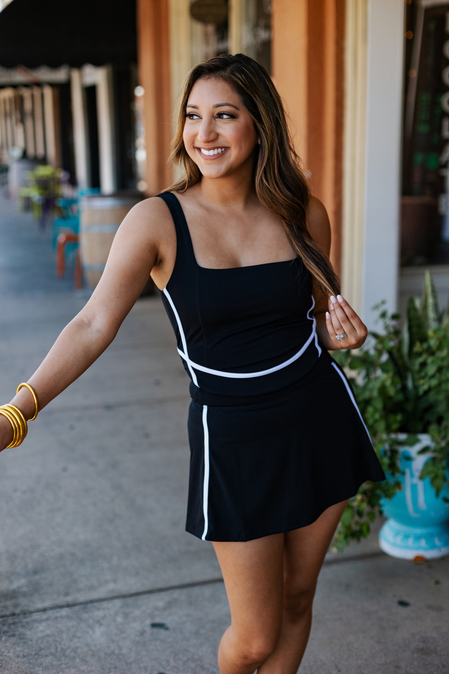 B&W CROSS BACK TOP