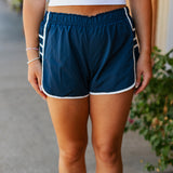 SIDE PLEAT ATHLETIC SHORT / NAVY