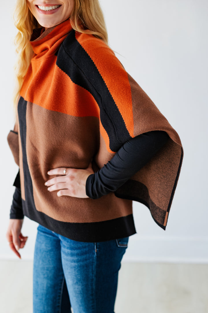 COLORBLOCK TURTLENECK KNIT PONCHO- BROWN
