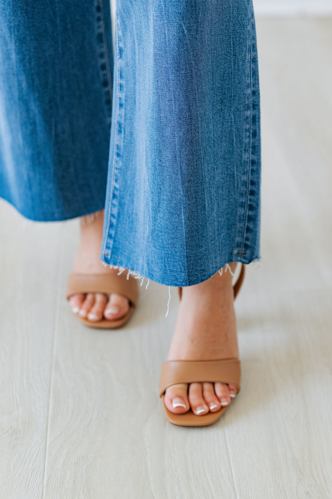 VERVET: HIGHRISE POCKET WIDE LEG JEAN