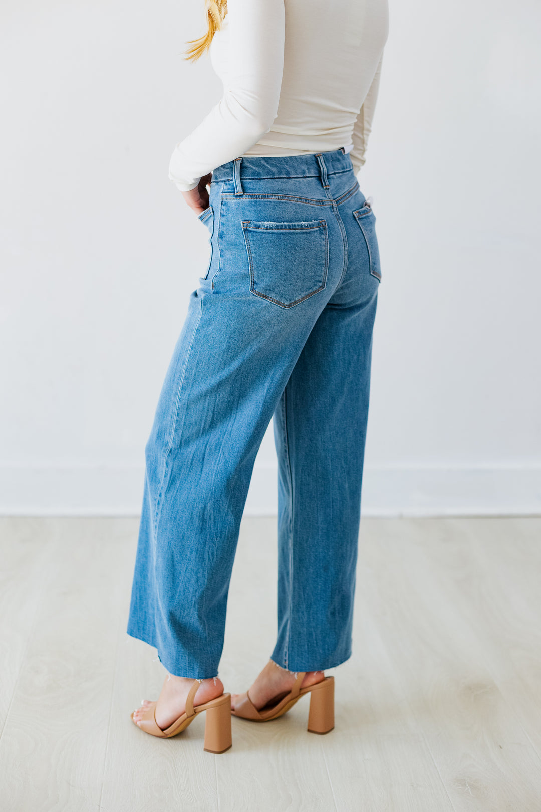 VERVET: HIGHRISE POCKET WIDE LEG JEAN