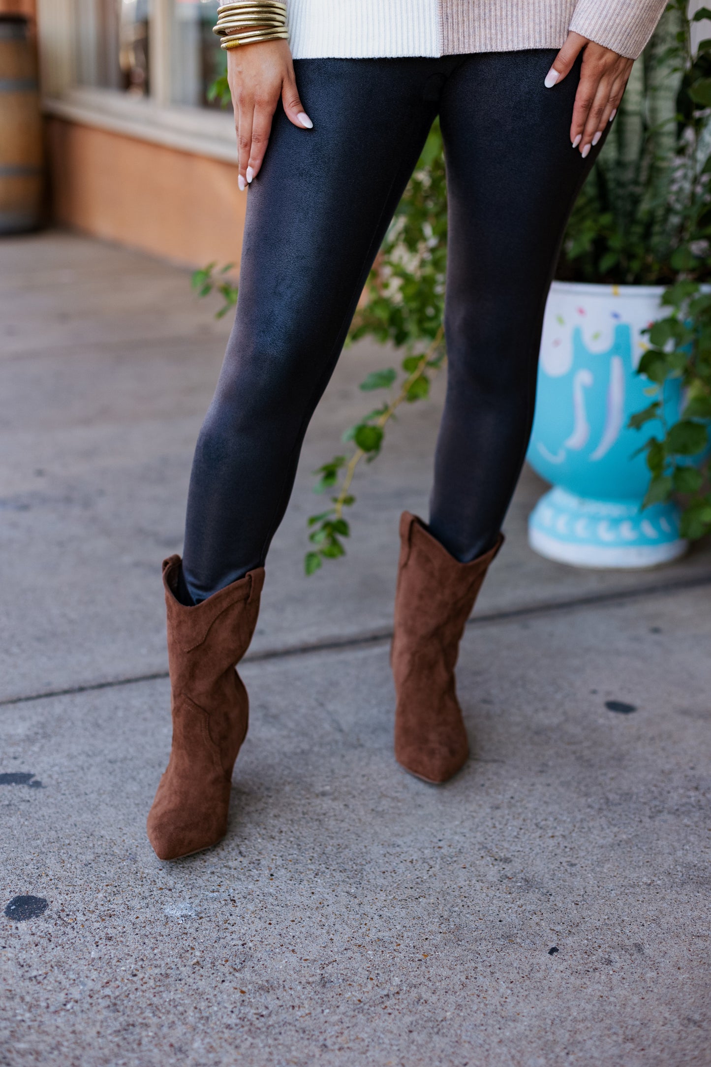 DV Dolce Vita: Chestnut Penrose Bootie