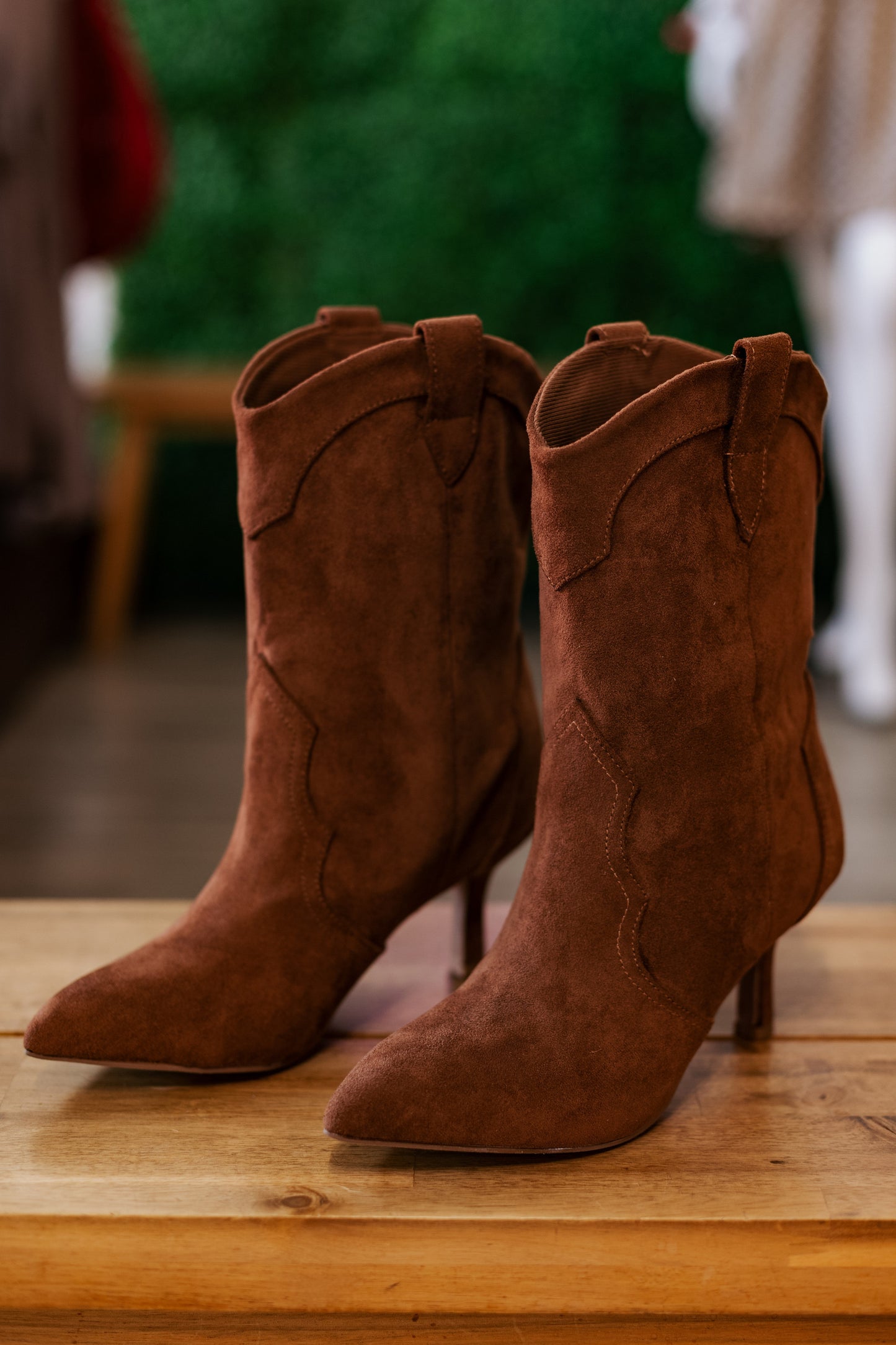 DV Dolce Vita: Chestnut Penrose Bootie