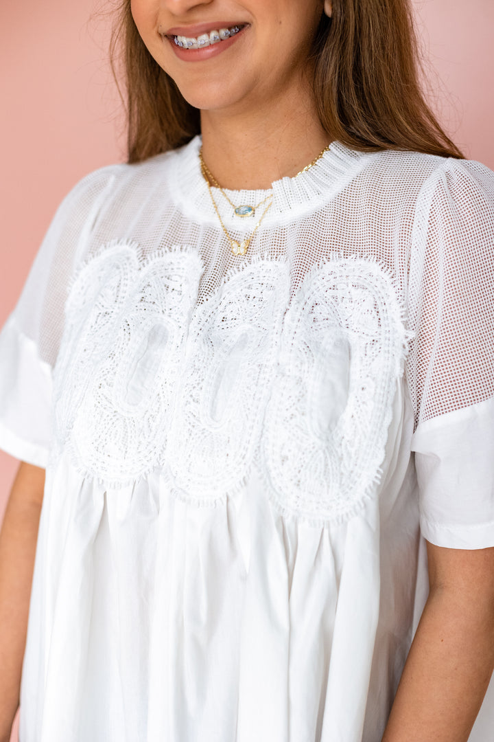 SHORT SLEEVE APPLIQUE BLOUSE- WHITE