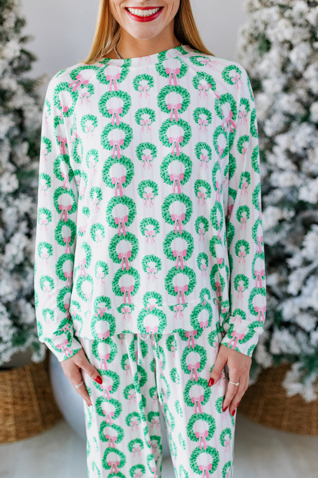 ROSY WREATHS PAJAMA SET