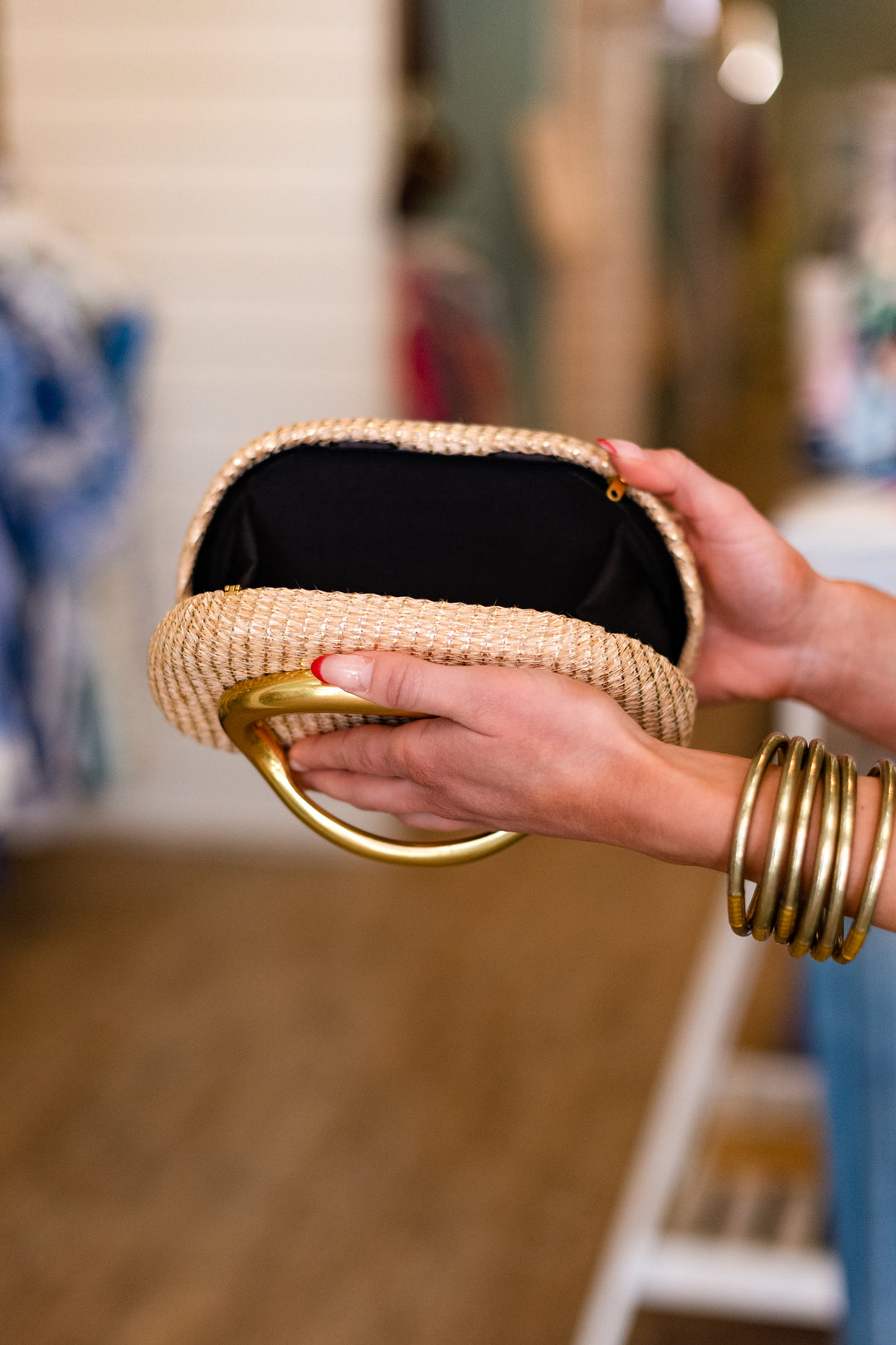 ABSTRACT GOLD HANDLE CLUTCH