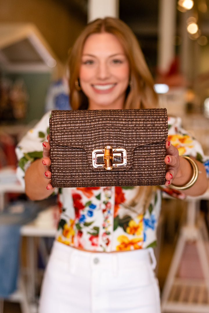CHOCOLATE BROWN RAFFIA CLUTCH
