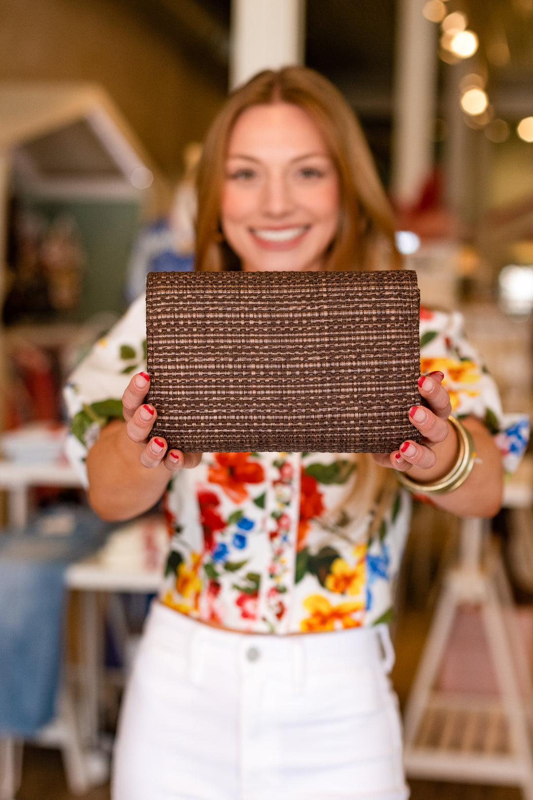 CHOCOLATE BROWN RAFFIA CLUTCH