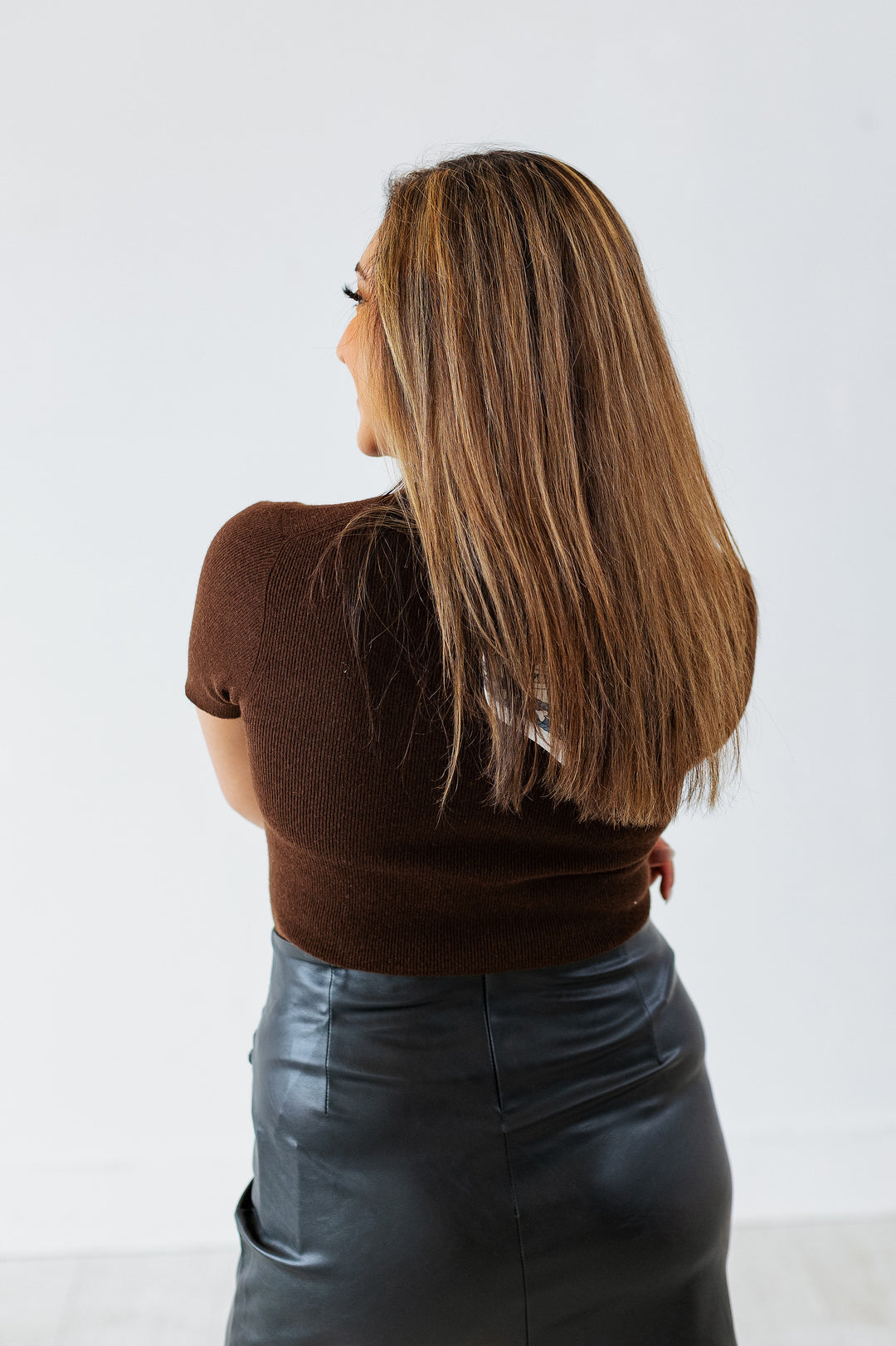 SHORTSLEEVE SWEATER TOP- DARK CHOCOLATE