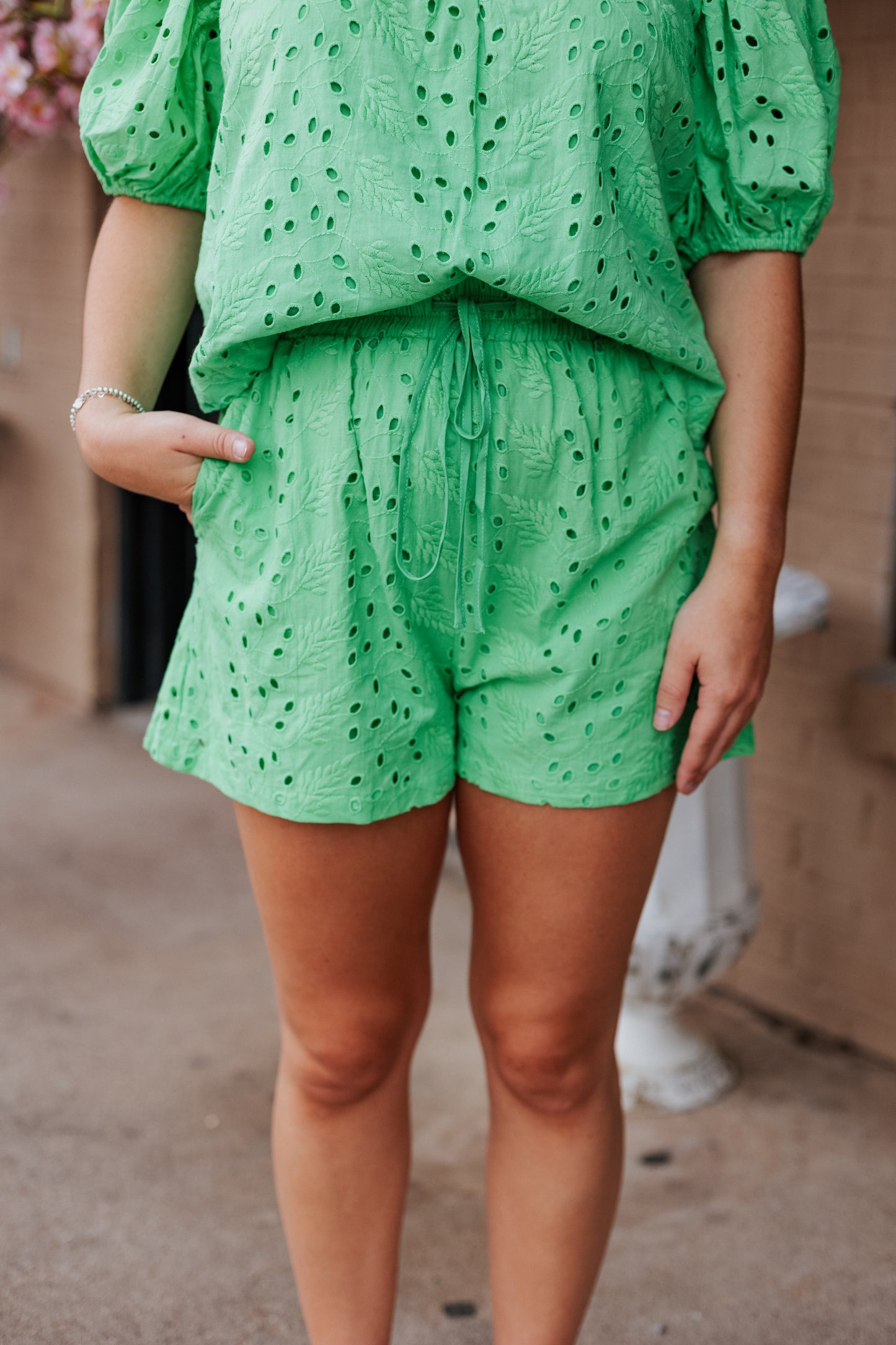 PARAKEET EYELET SHORT