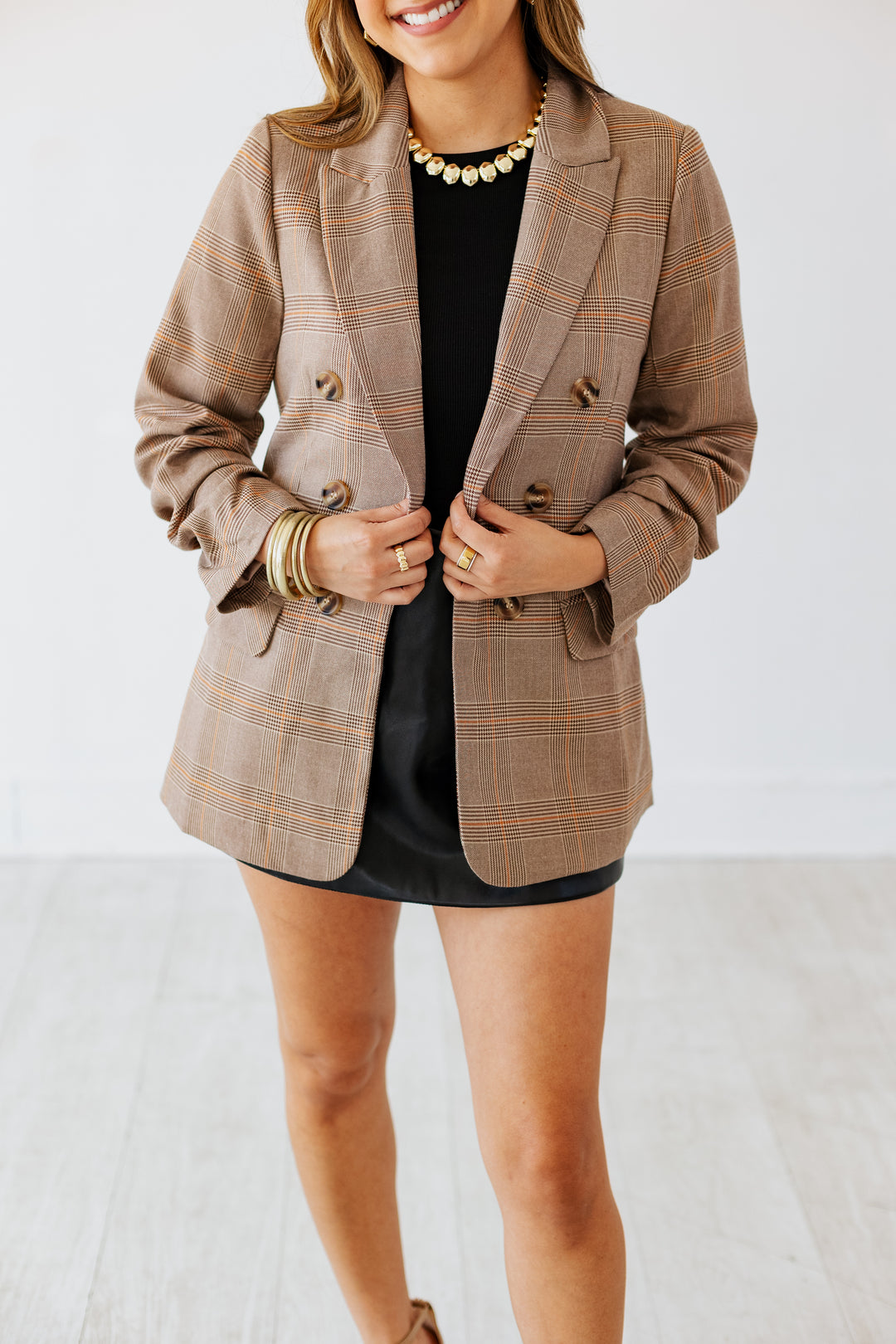 CHOCOLATE PLAID RUCHED SLEEVE BLAZER
