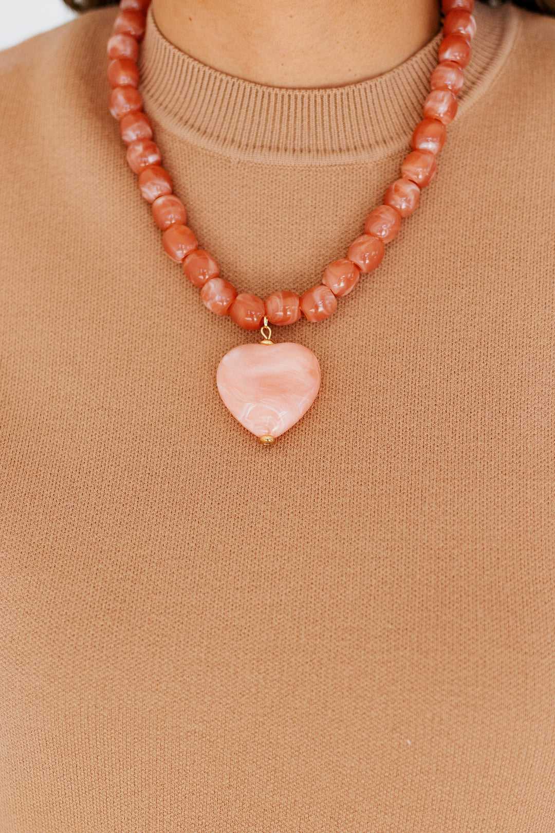 AMOUR BEADED HEART NECKLACE- PINK