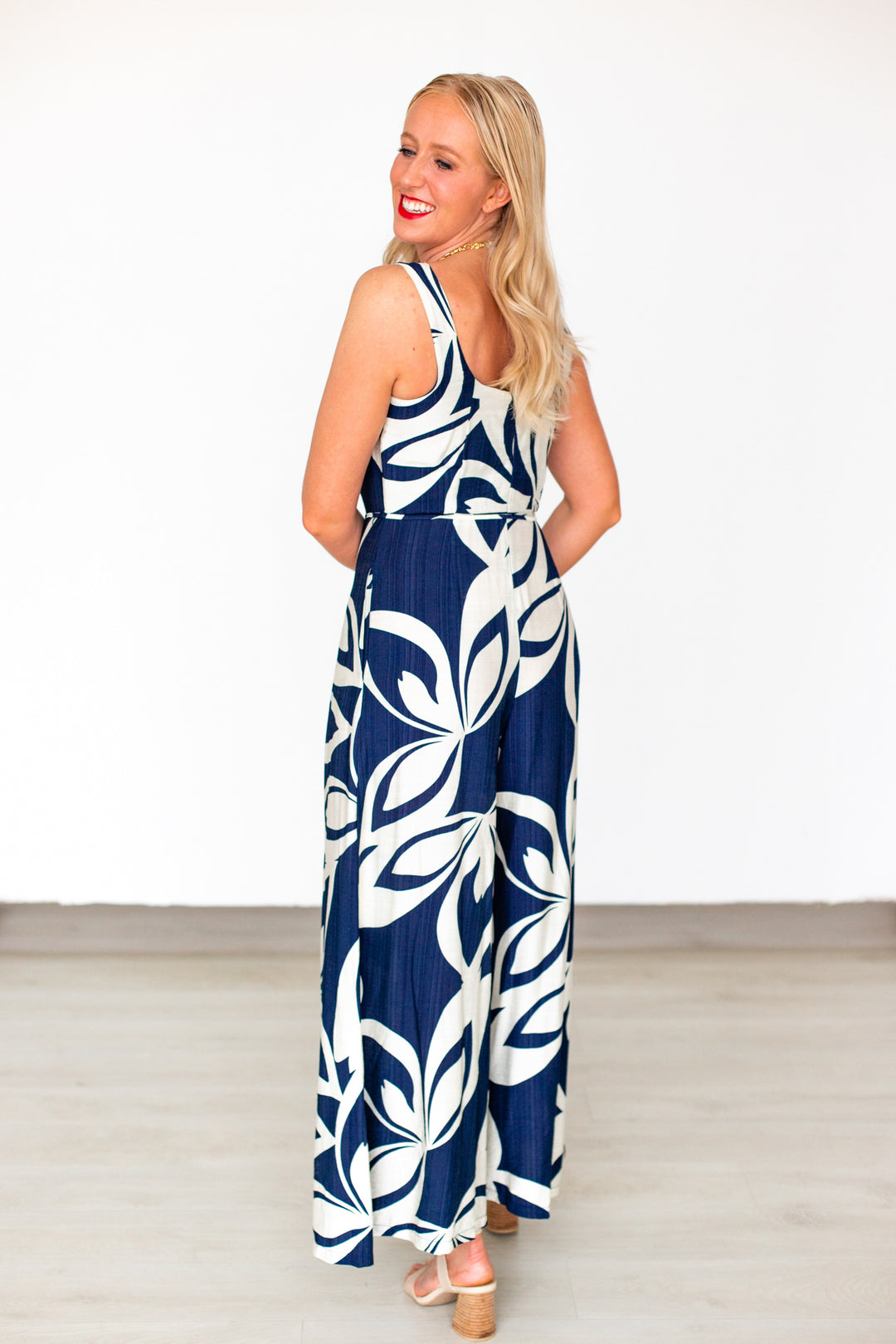 NAVY FLOWY SQUARE NECK JUMPSUIT