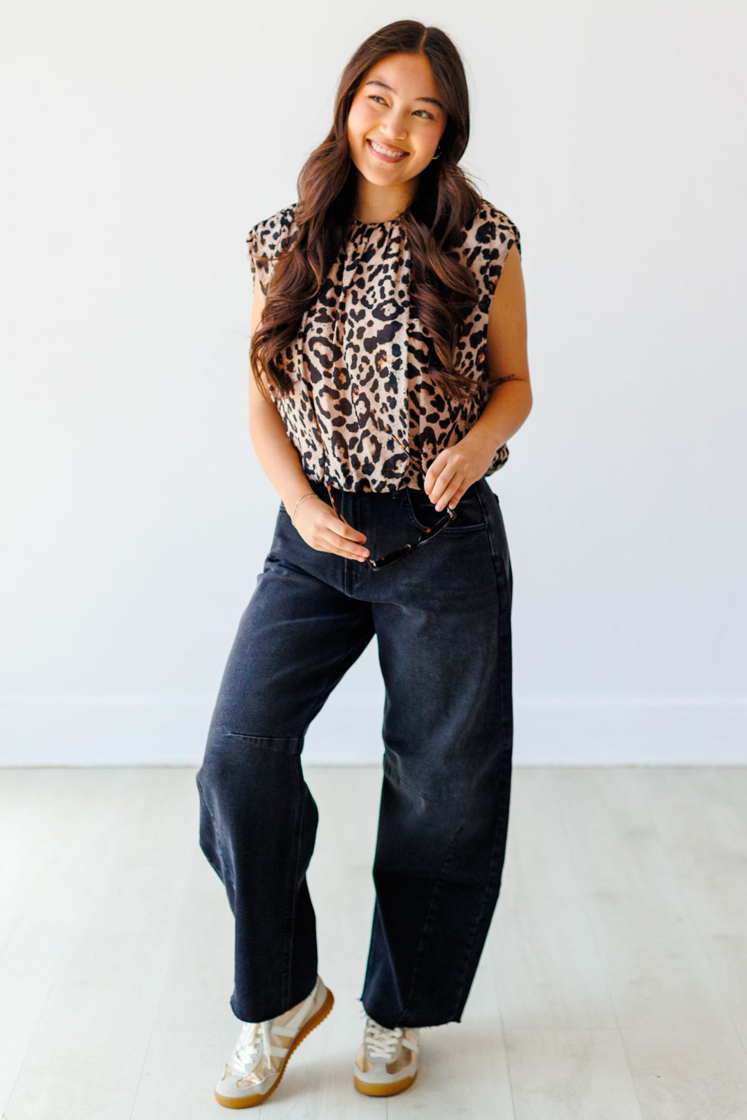 WASHED BLACK BARREL JEAN