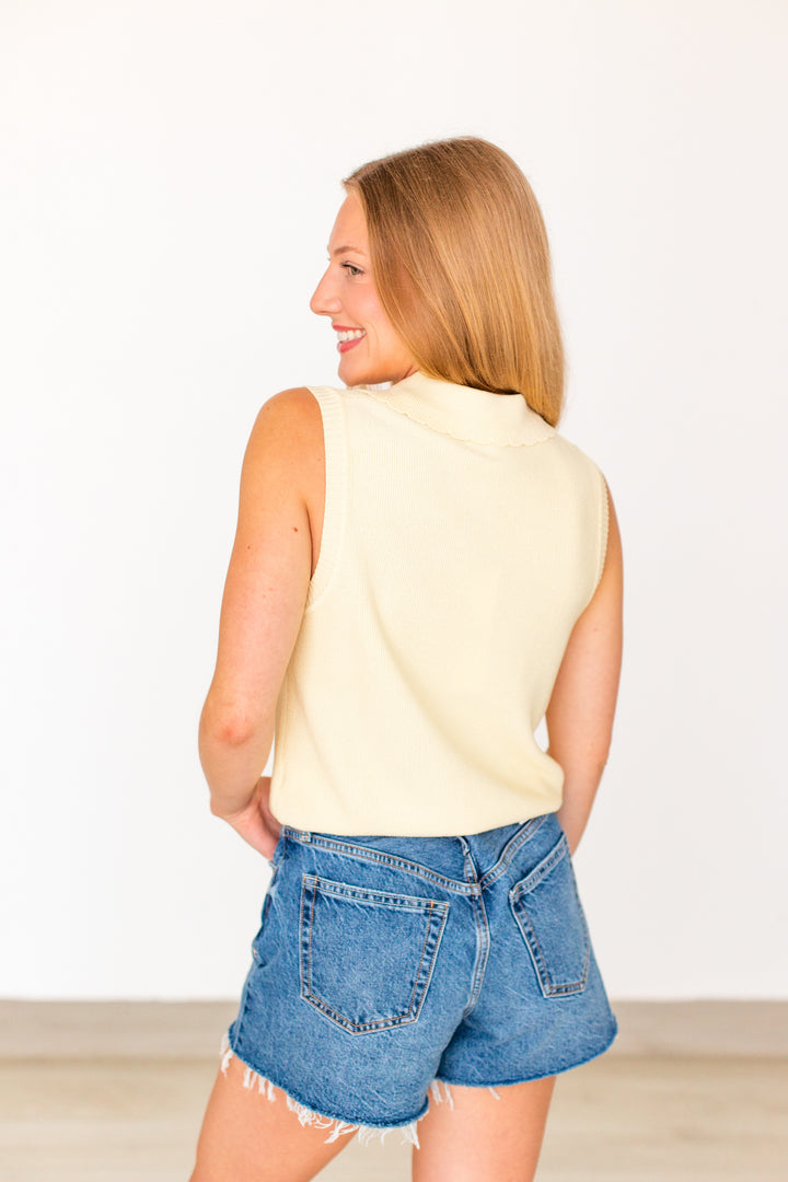 YELLOW DAISIES EMBROIDERED KNIT TOP