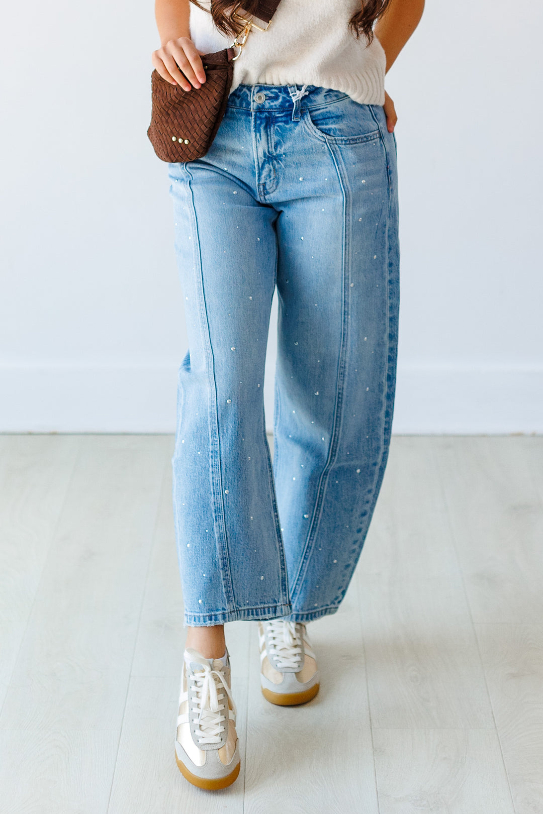 MEDIUM DENIM EMBELLISHED BARREL JEAN