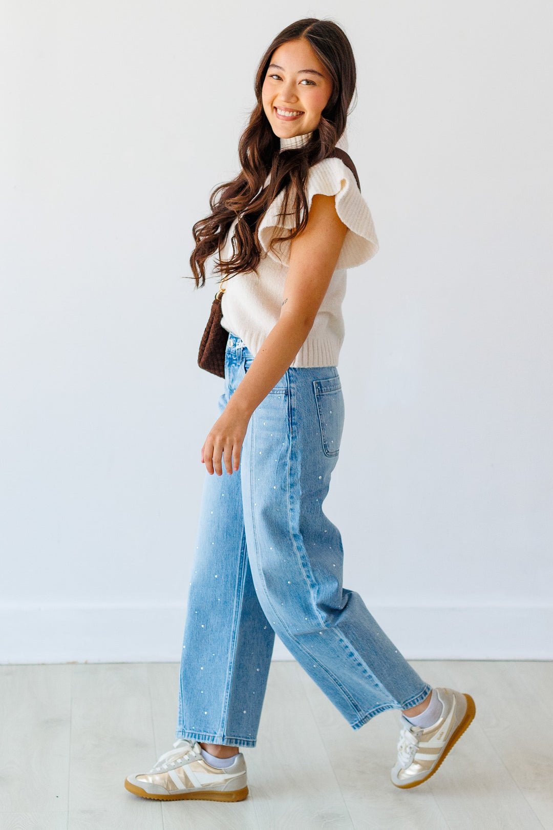 MEDIUM DENIM EMBELLISHED BARREL JEAN