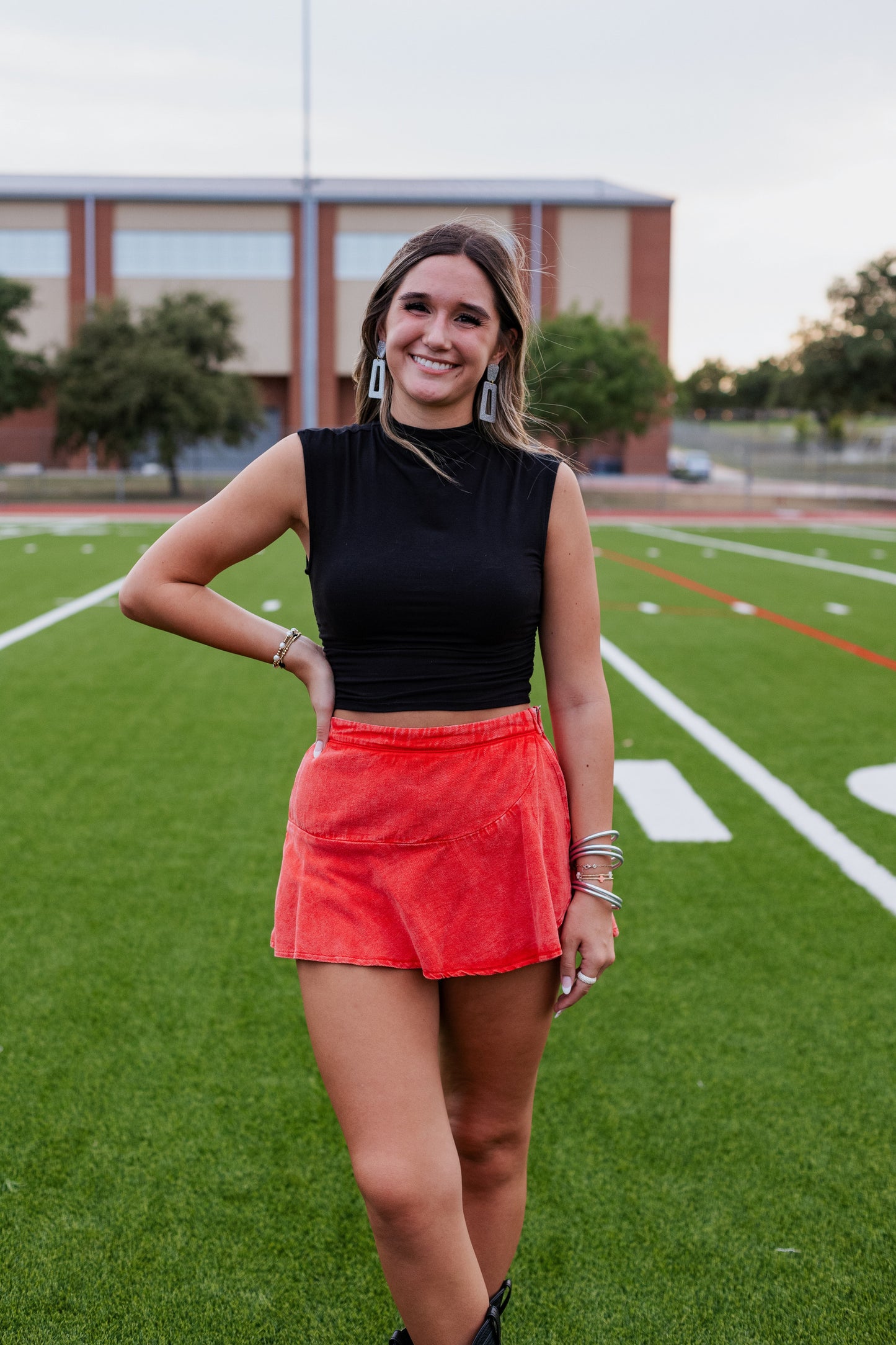 WASHED RED WRAP MINI SKORT