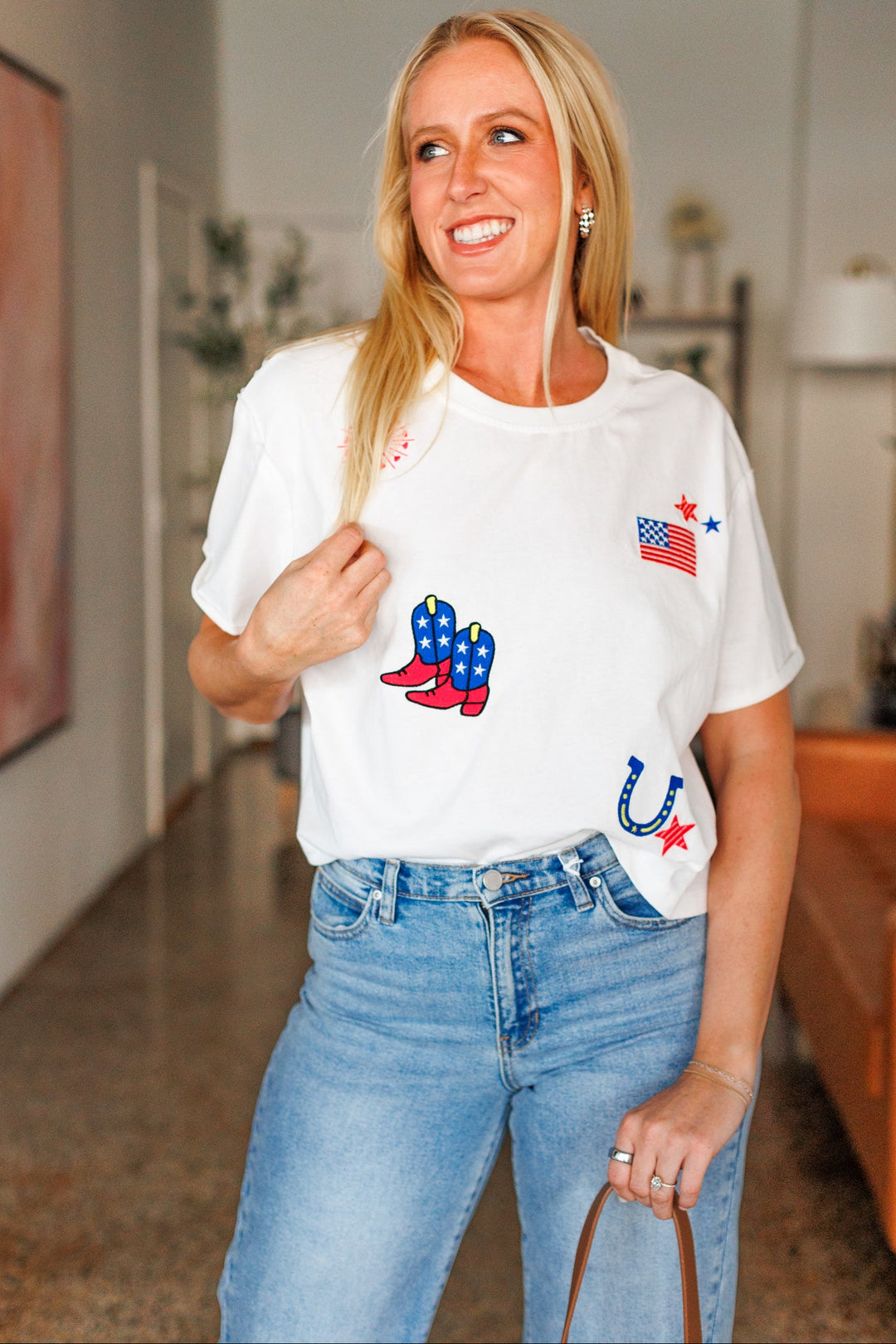 AMERICANA EMBROIDERED TEE