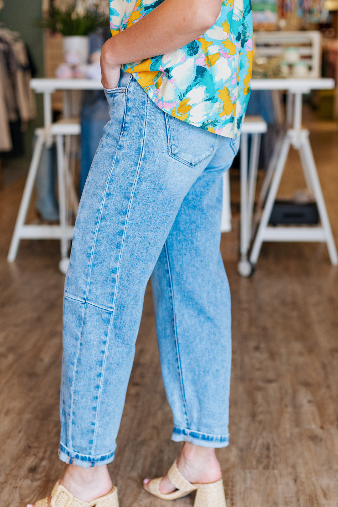 HIGH RISE BARREL JEAN