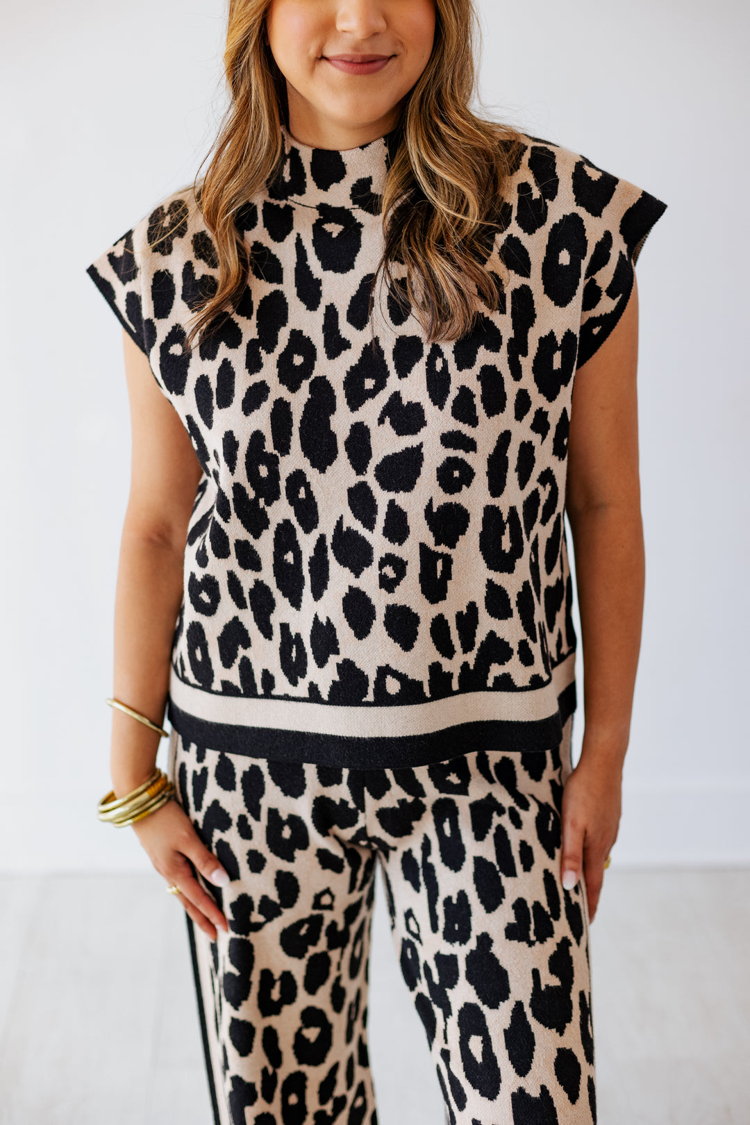 LILY LEOPARD SLEEVELESS SWEATER
