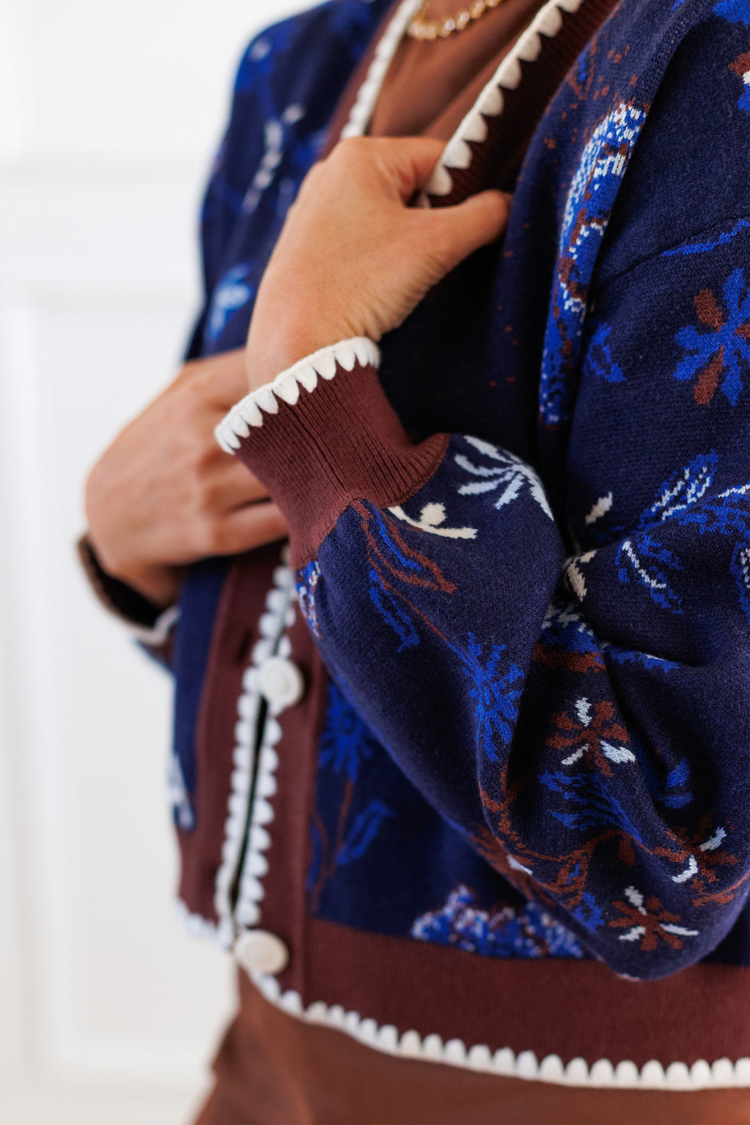 NAVY FLORAL WHIPSTITCH TRIM CARDIGAN