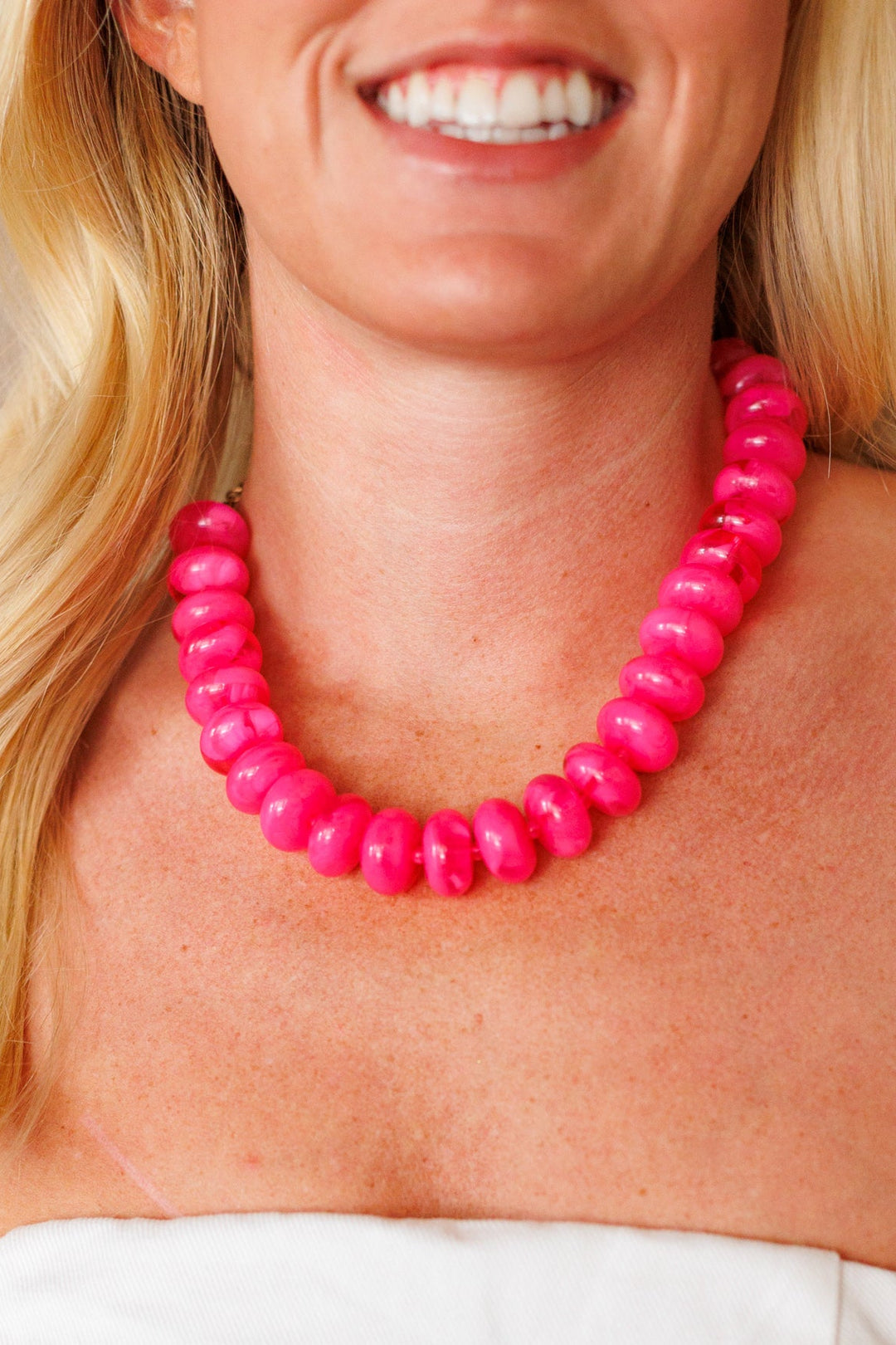 BAILEY BEADED NECKLACE - HOT PINK
