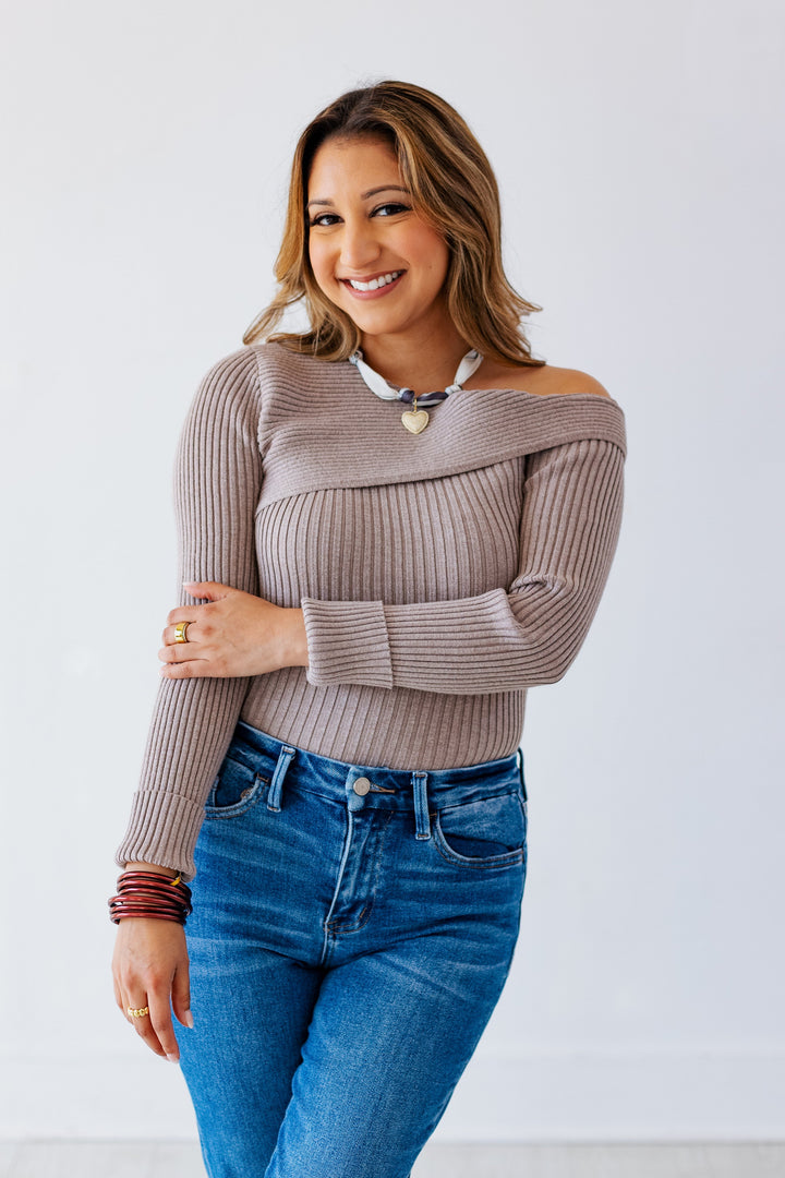RIBBED ONE SHOULDER DETAIL TOP- WARM BROWN