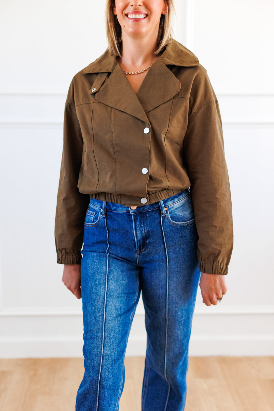 OLIVE TWILL HIGH COLLAR CROP JACKET