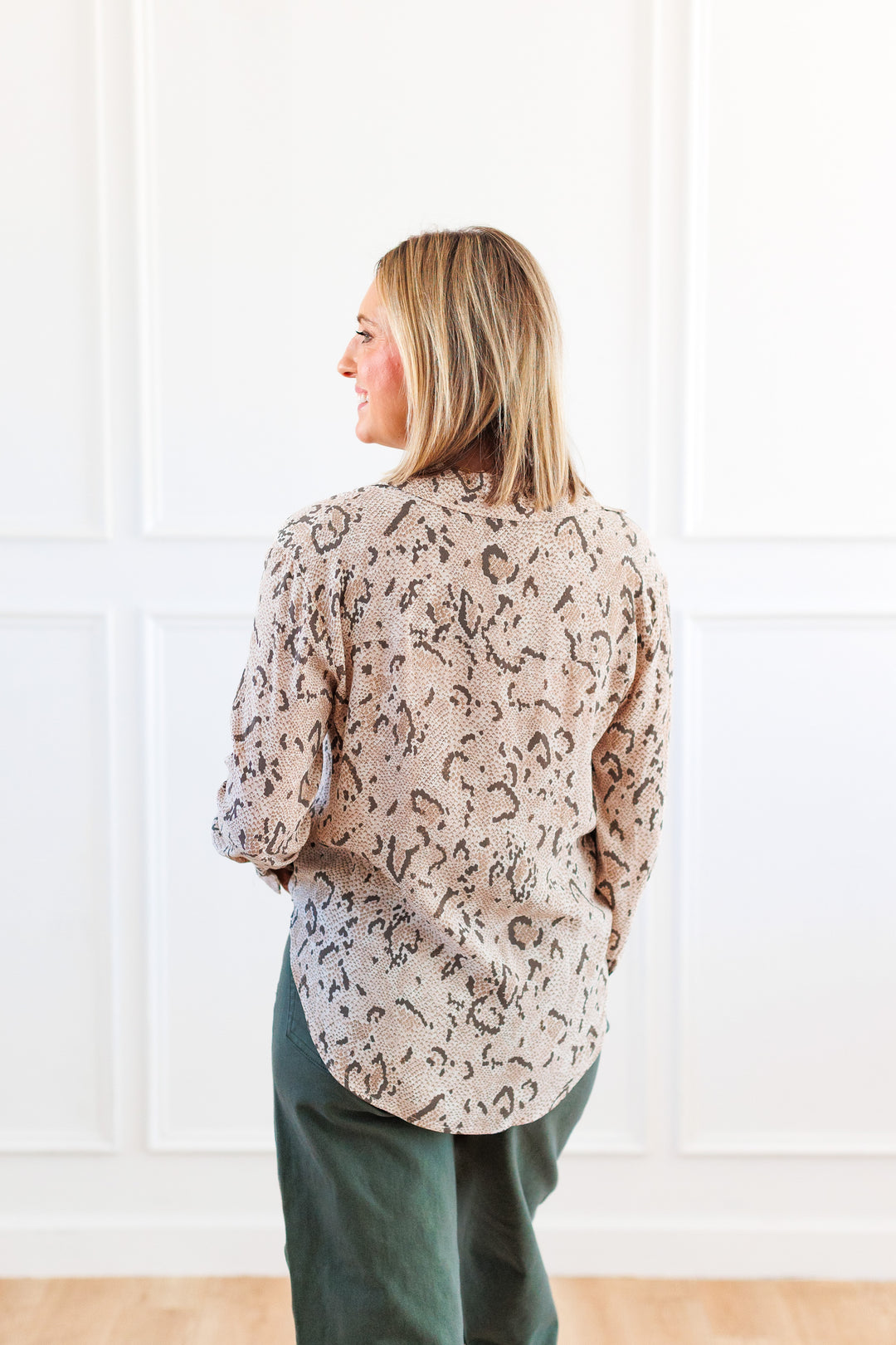 Z SUPPLY: FROSTED PEARL SNAKE PRINT BUTTON-UP BLOUSE