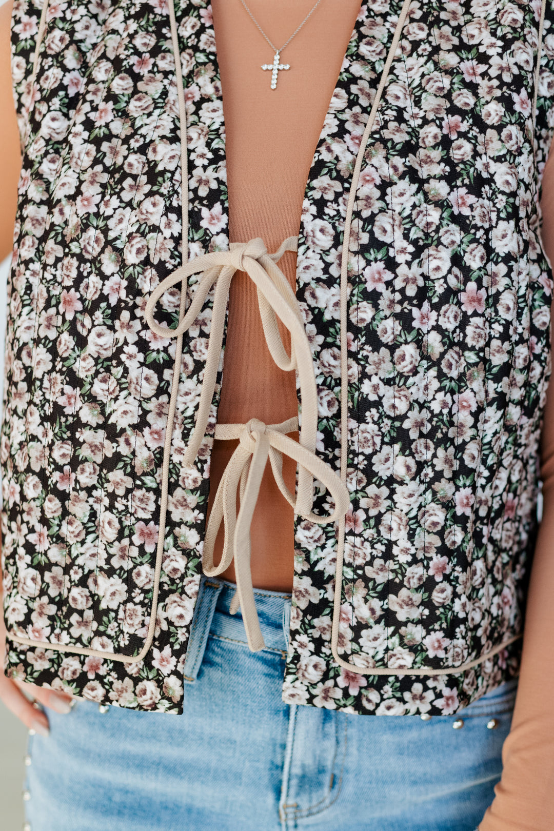 FLORAL QUILTED TIE VEST