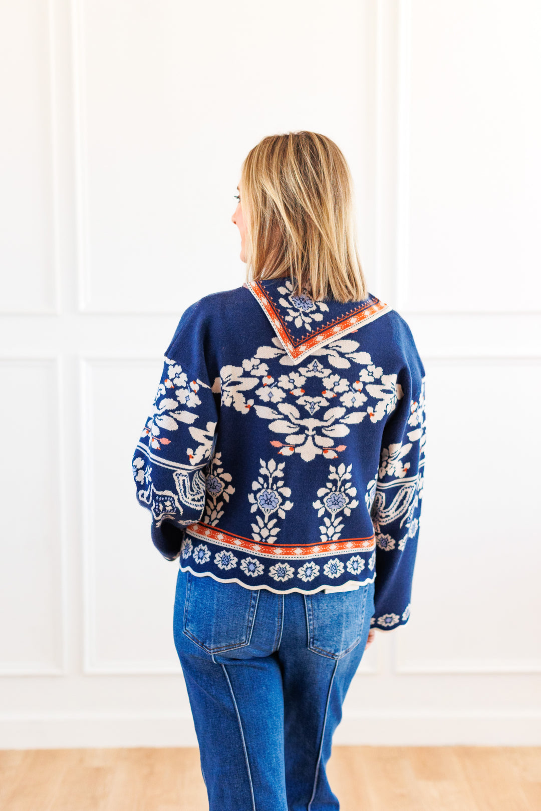 NAVY FLORAL BANDANA COLLAR SWEATER